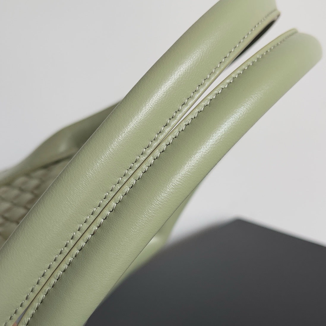 Bottega Veneta 2026 Cabat Tote Bag 48cm Stone Green Lambskin