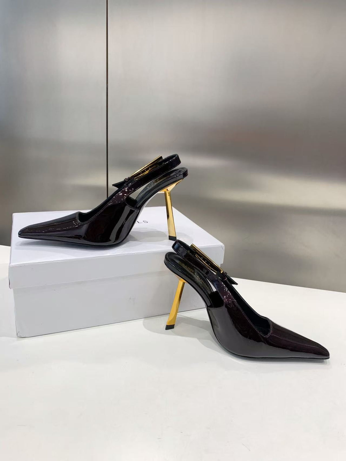 Saint Laurent 2026 Lee High-heeled Slingback Leather
