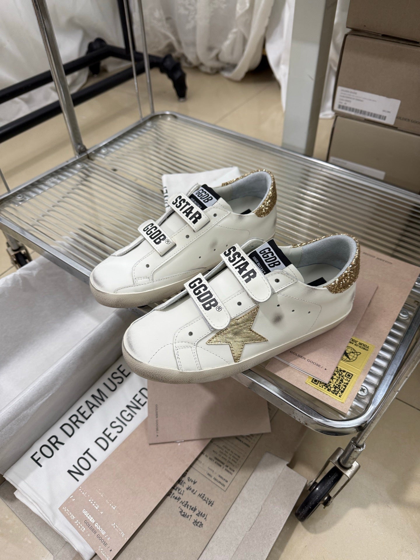 Golden Goose 2026 Old School With Gold Star Laminated Leather