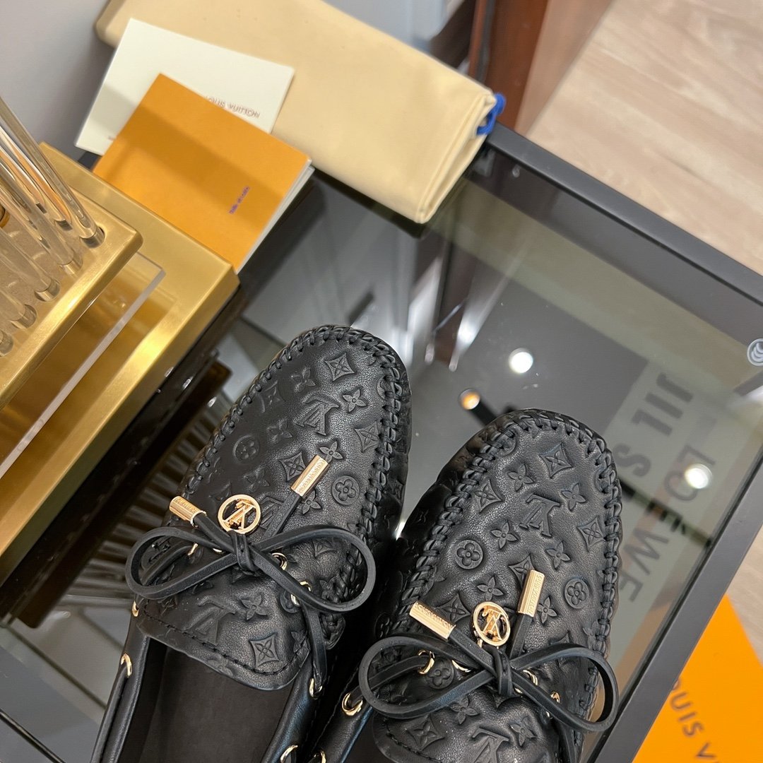 LV GLORIA FLAT LOAFER LOGO STAMPING BLACK