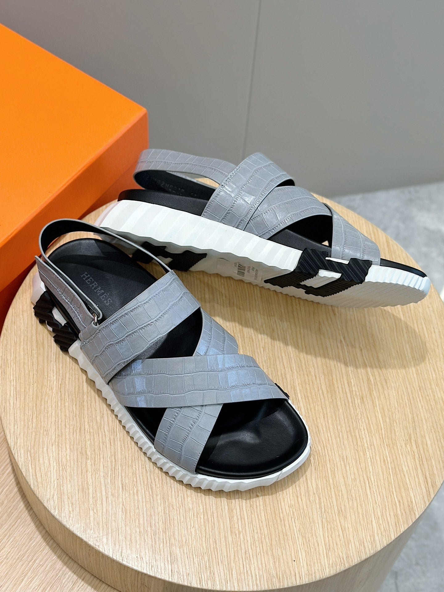 HM Men's Electric Sandals Calfskin 547746