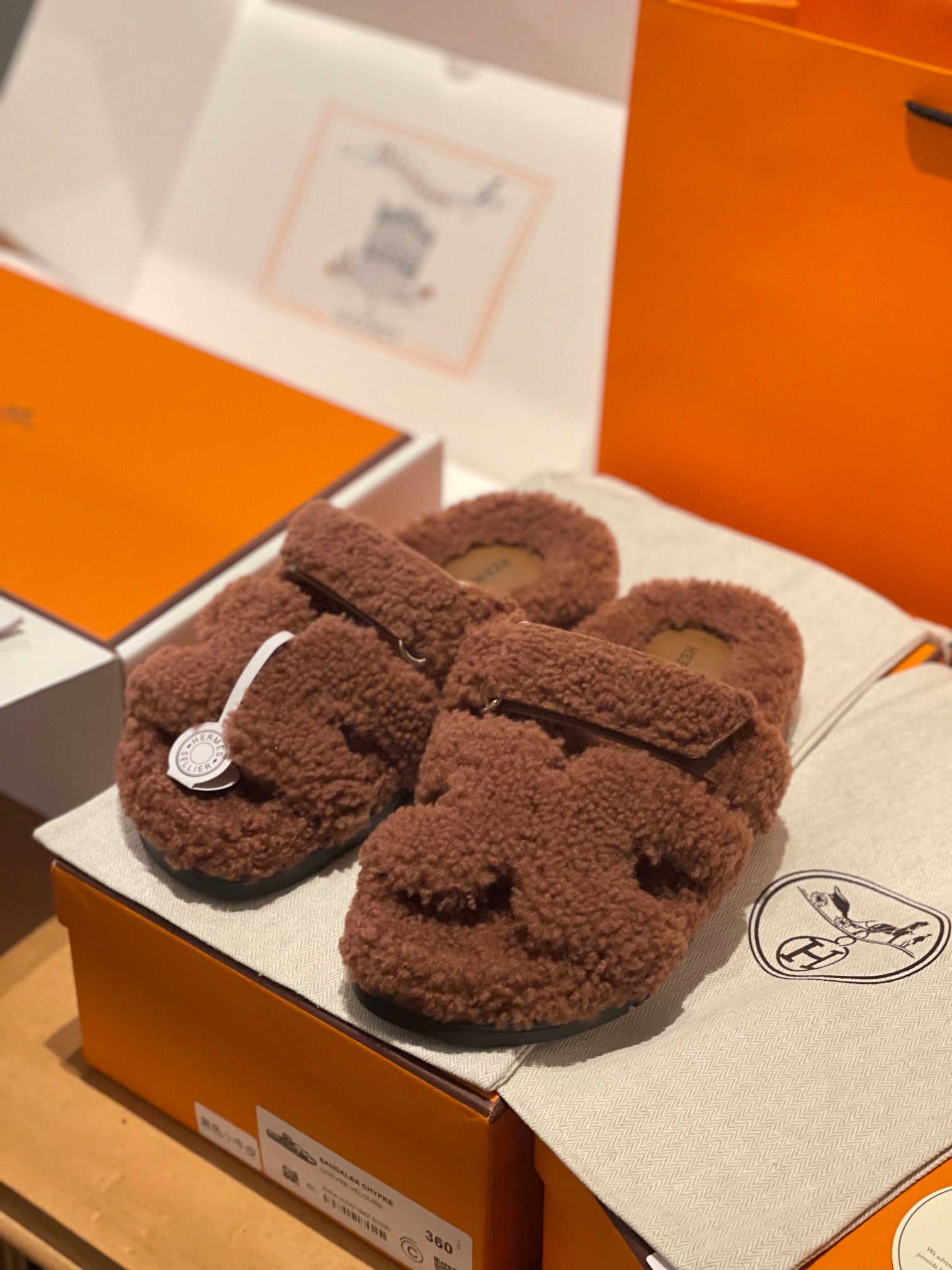Hermes 2026 Chypre Sandal Shearling 942987