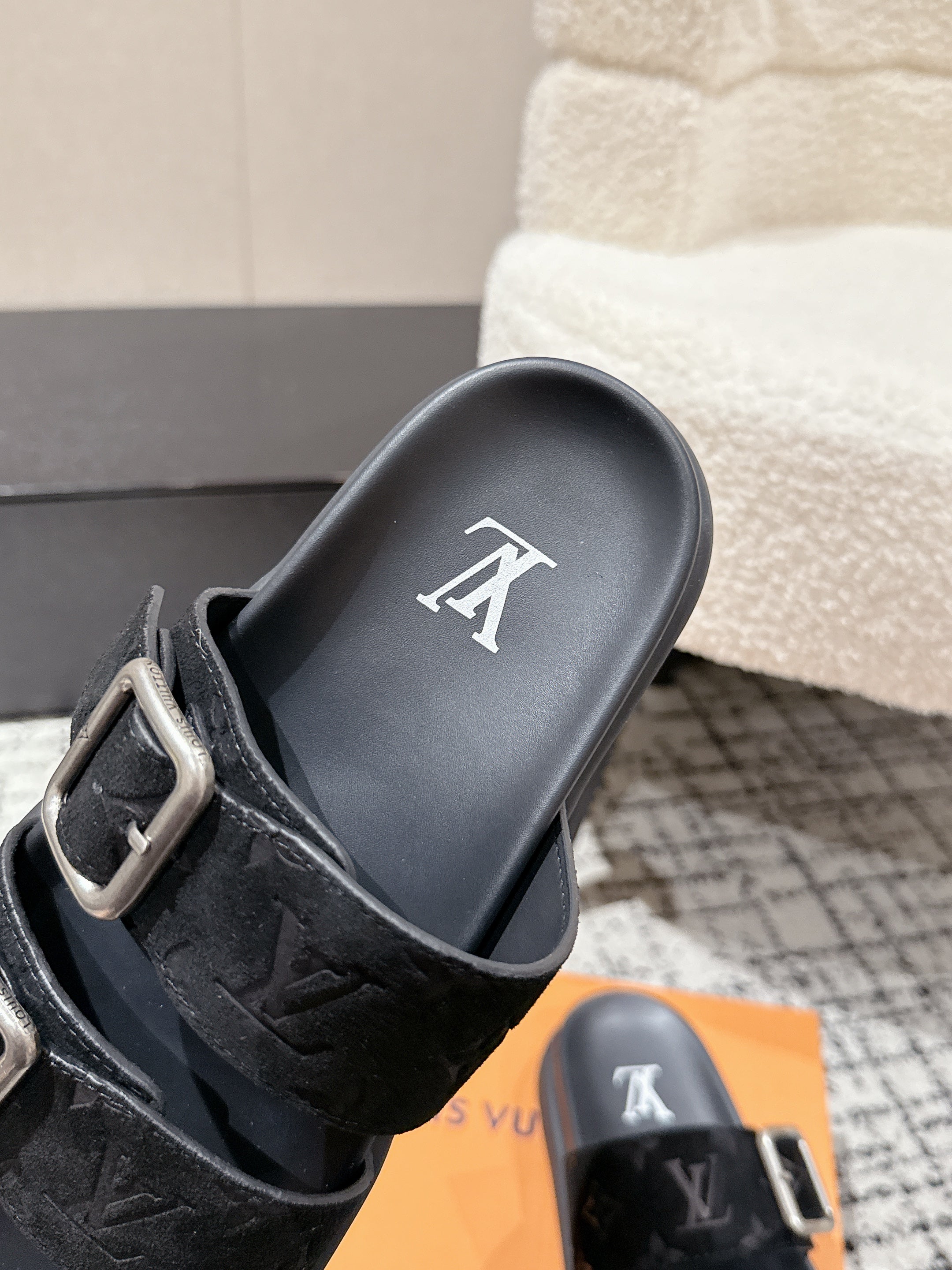 LV Oasis sandal black monogram suede leather 383380