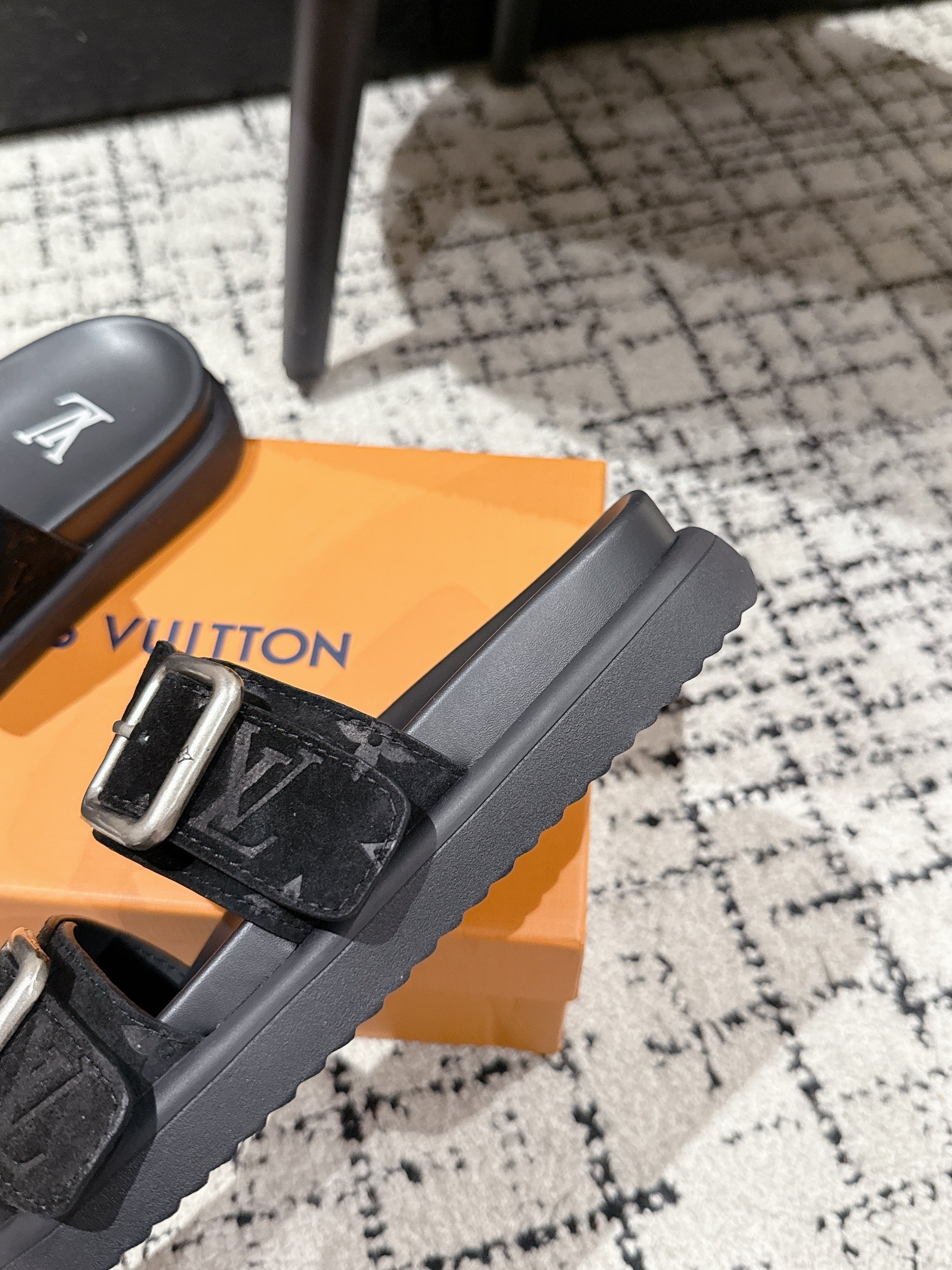 LV Oasis sandal black monogram suede leather 383380