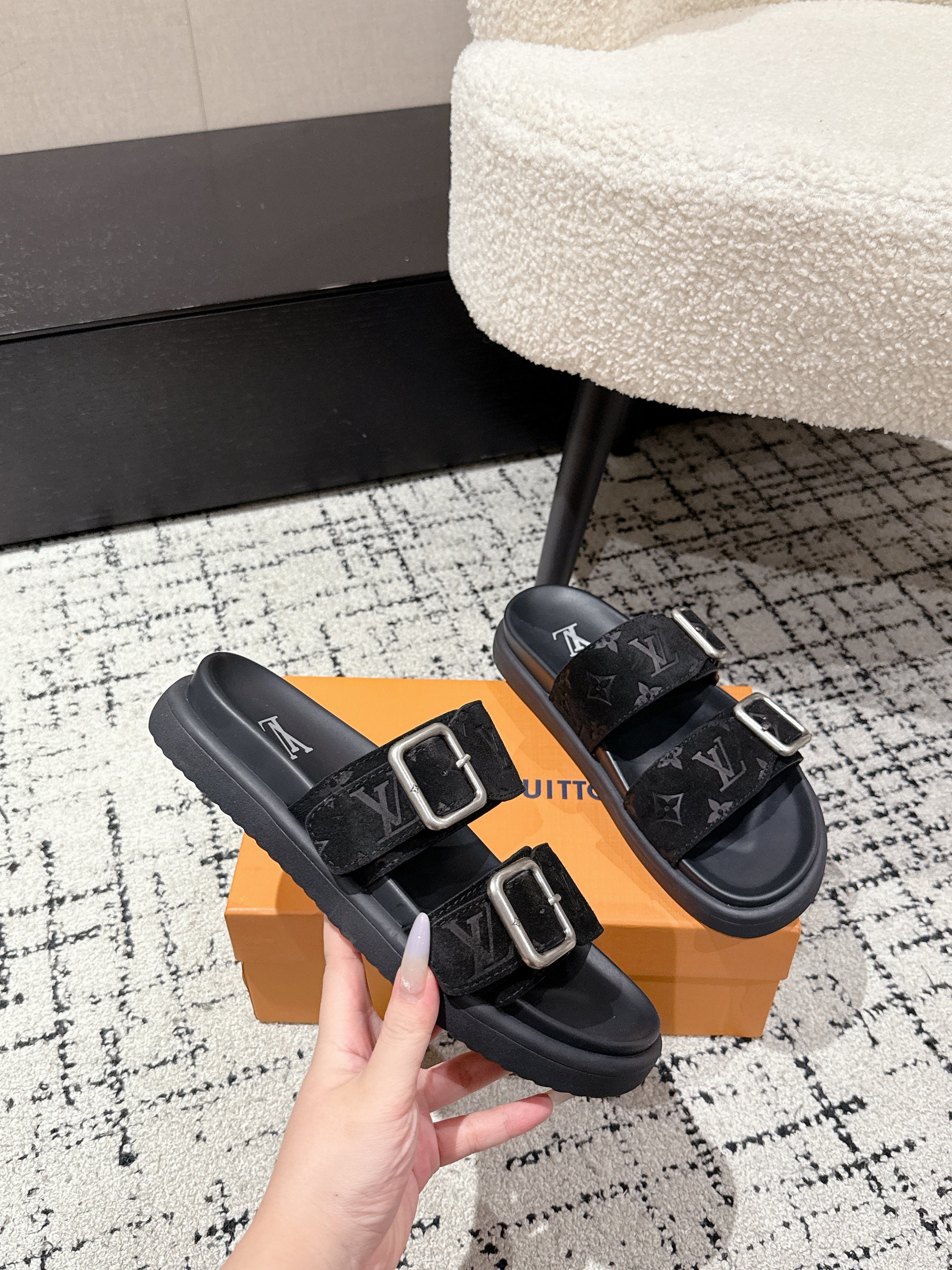 LV Oasis sandal black monogram suede leather 383380