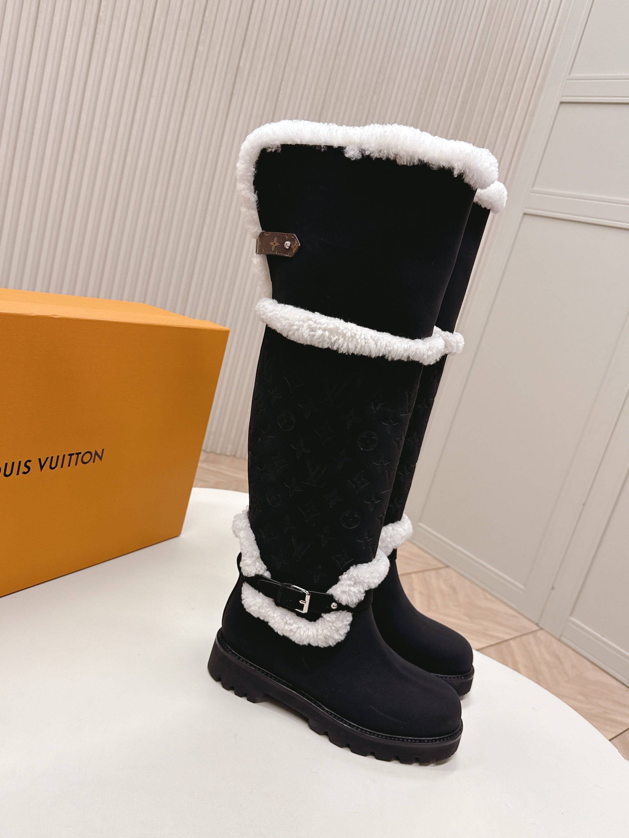 LV 2026 Territory Flat Thigh Boot Black White Nubuck Calf Leather 595433