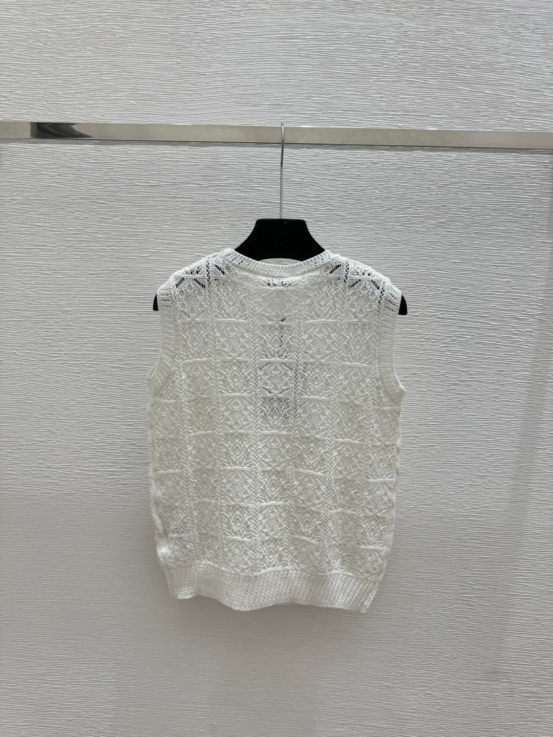 Chanel 2026 Hollow-Out Round Neck Knitted Vest Wool Polyester 170692