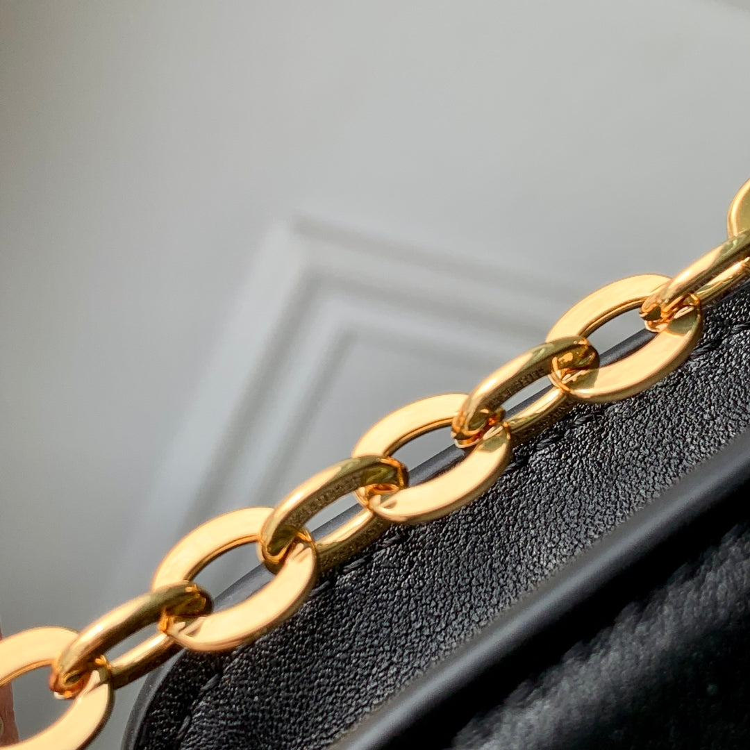 Wallet On Chain LV Bloom 20cm Black Calfskin 250365