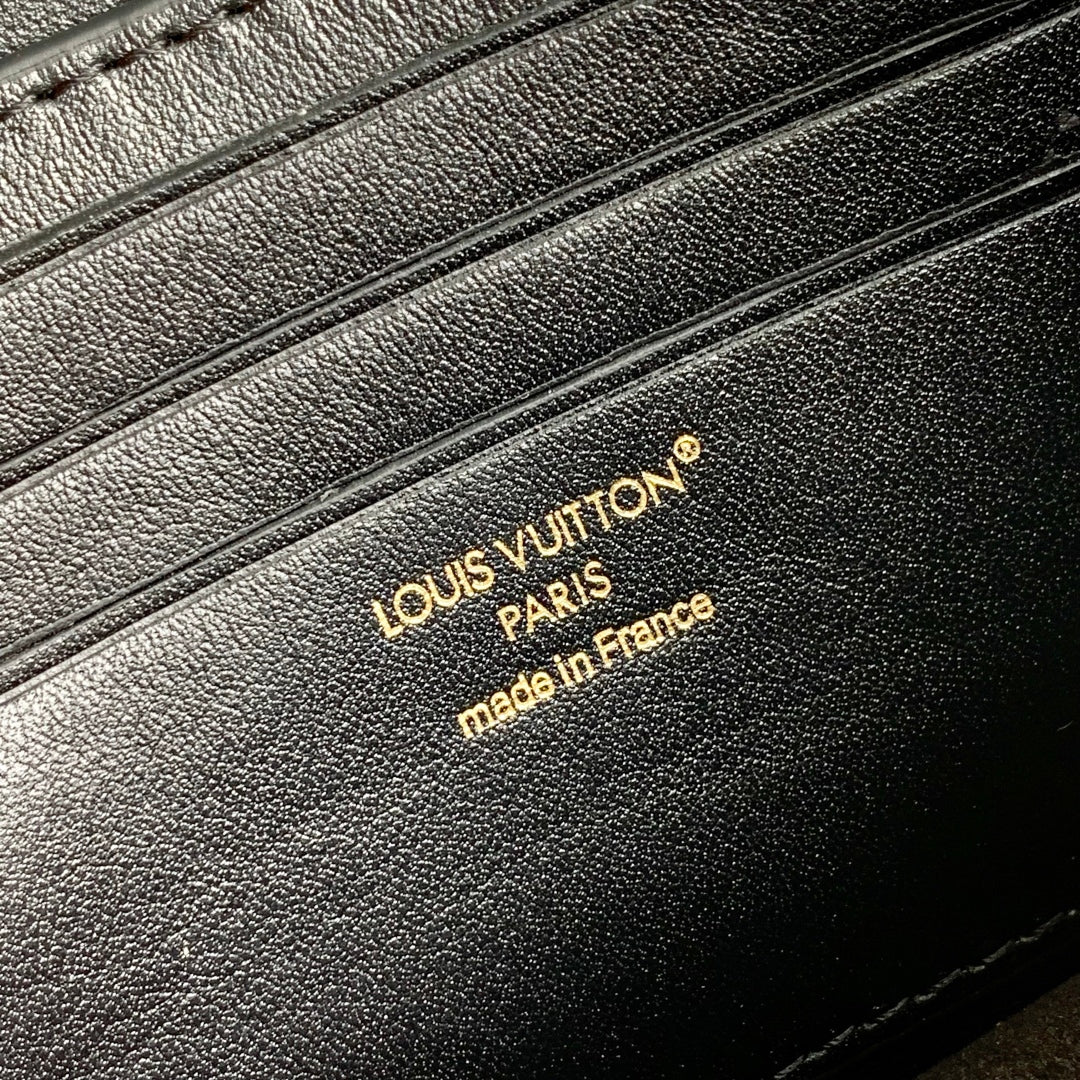 Wallet On Chain LV Bloom 20cm Black Calfskin 250365