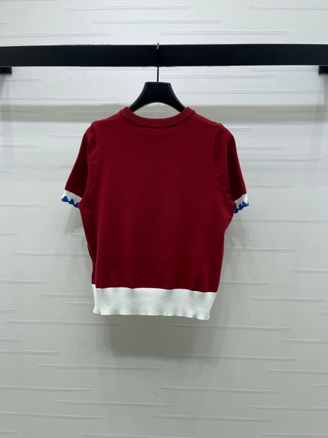Chanel 2026 Horse Crew Neck Knit Short-Sleeve Shirt Red White Wool 402535