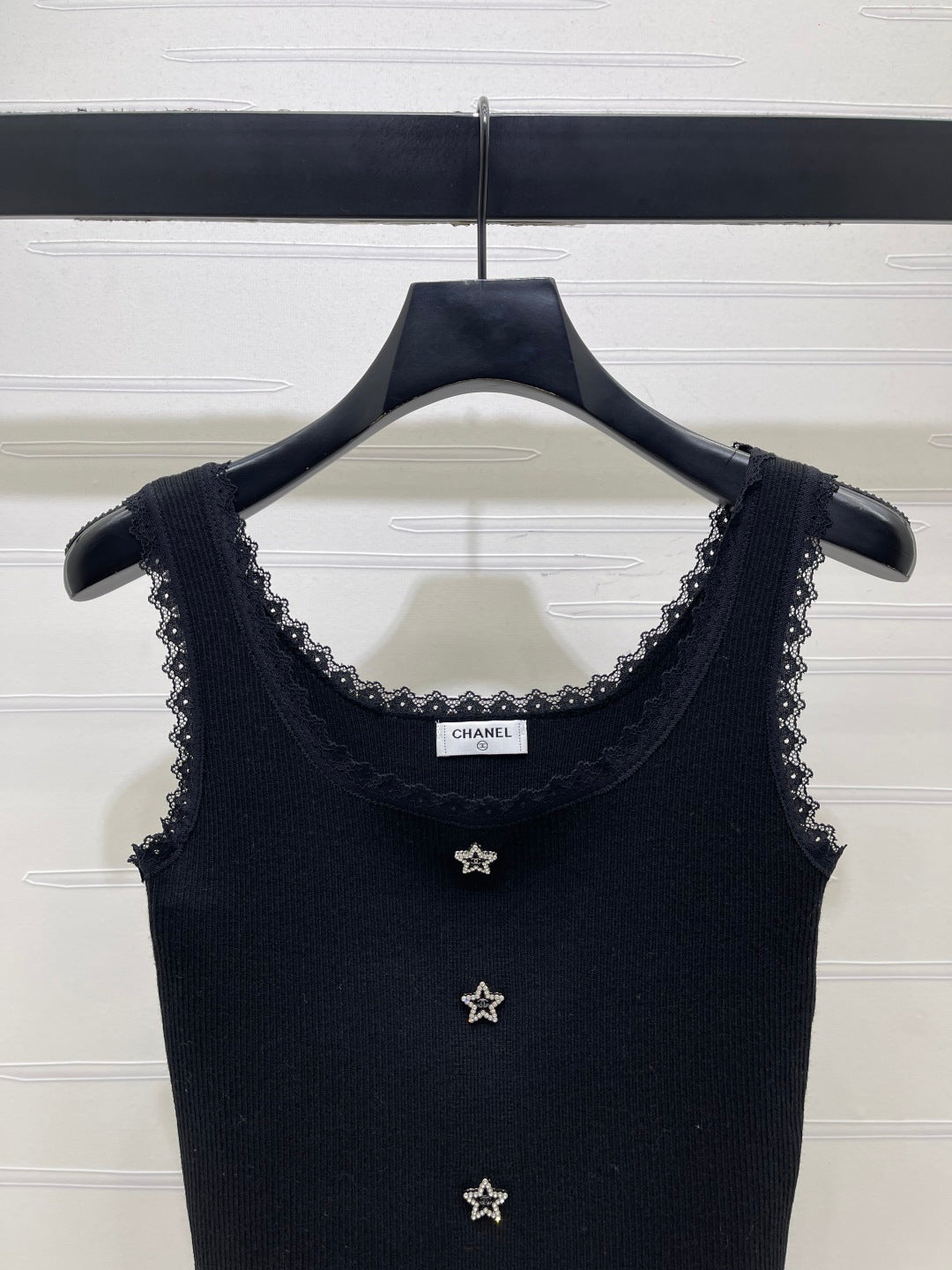 Chanel 2026 Lace-Trimmed Knit Vest Wool 771015