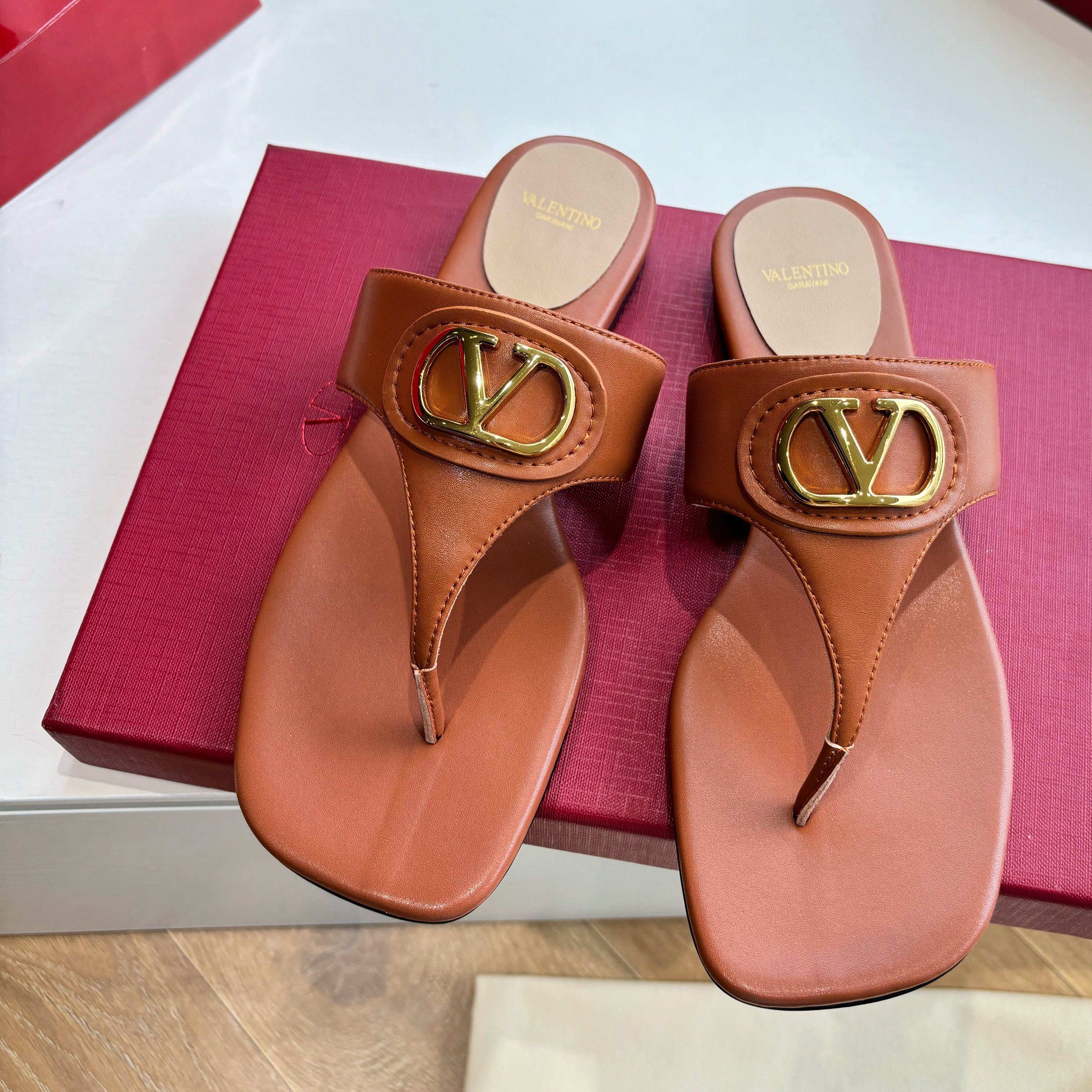 VT 25 Thong Sandals Brown Sheepskin Slide