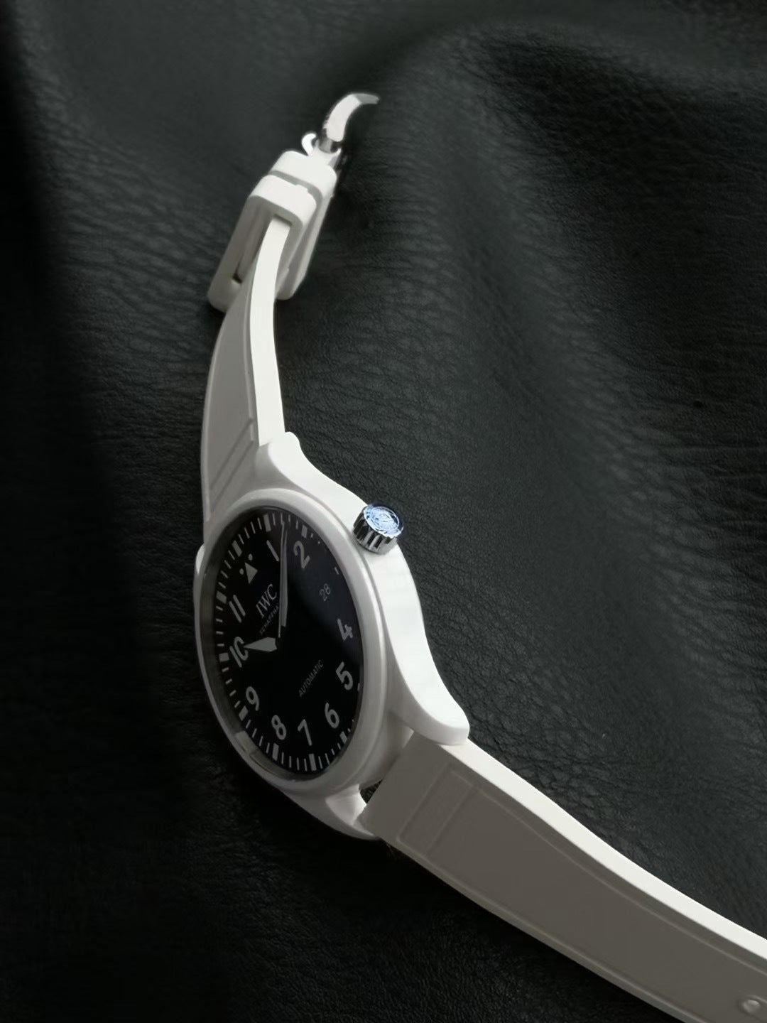 IWC Pilot 41mm Black Dial White Steel Case Rubber Strap
