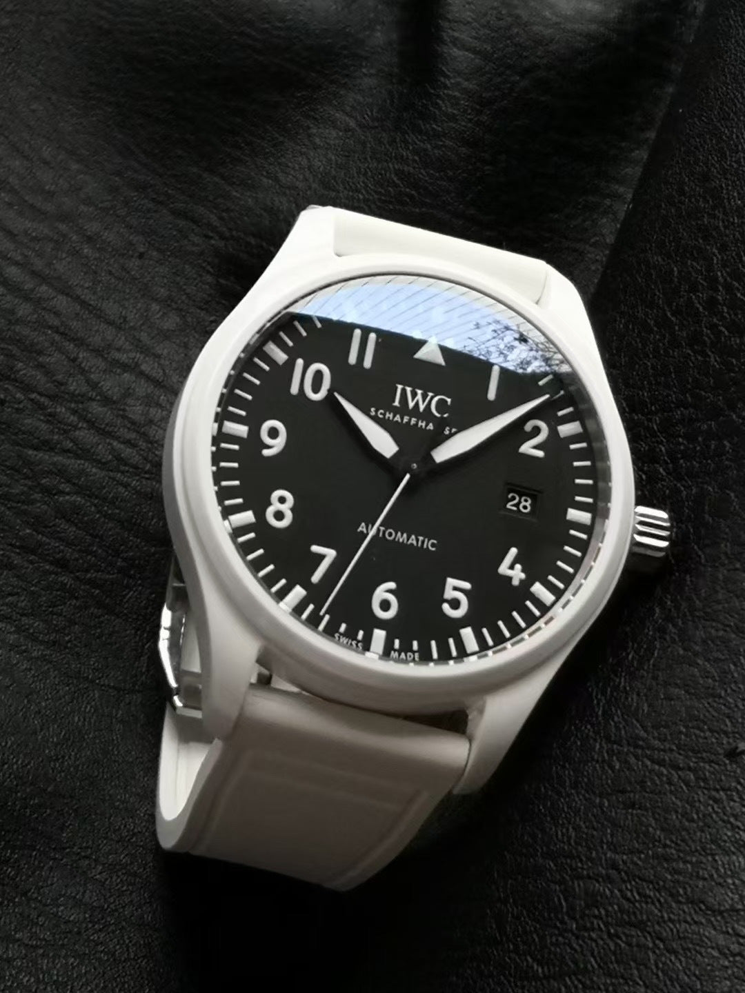 IWC Pilot 41mm Black Dial White Steel Case Rubber Strap