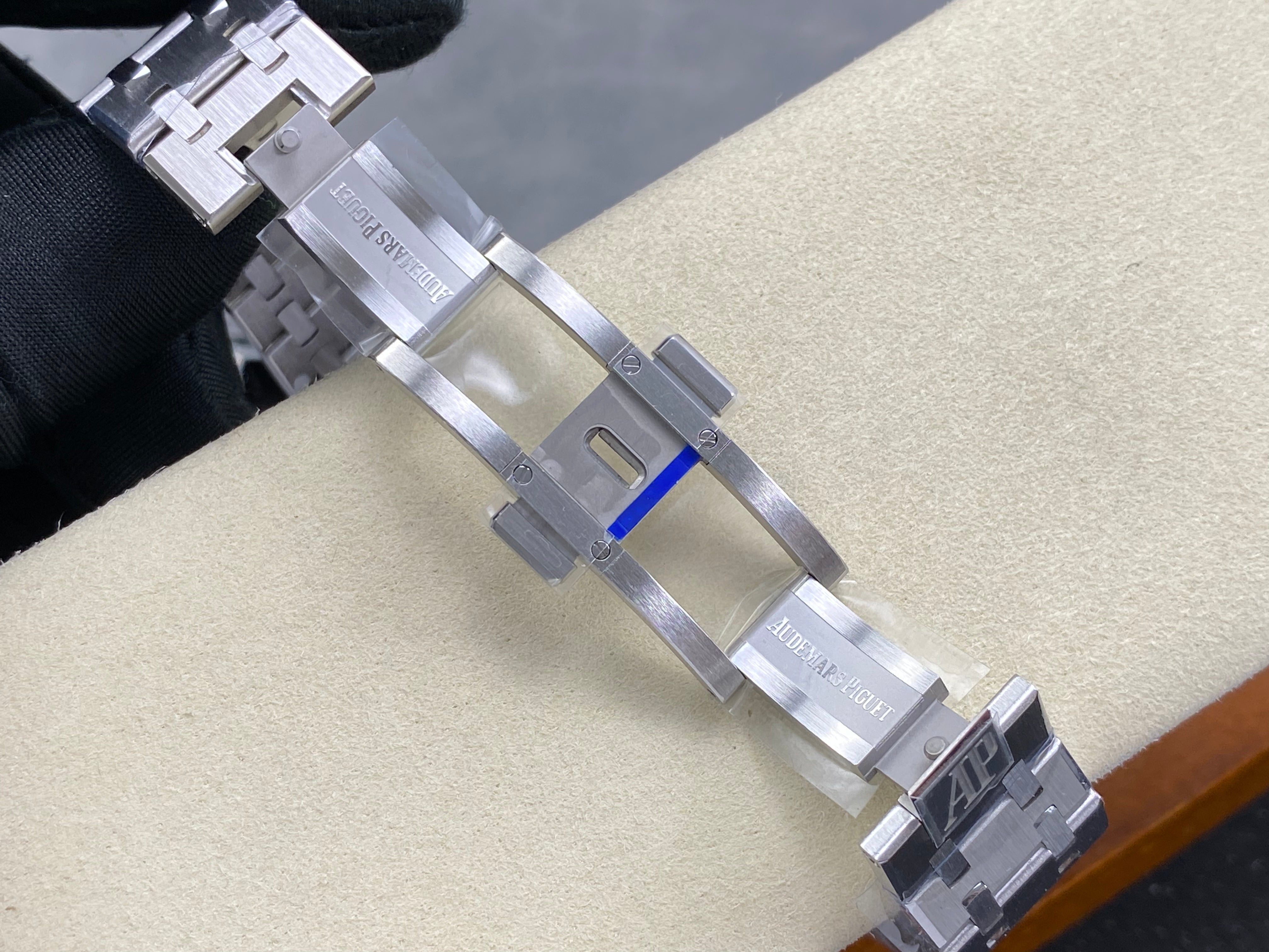 Audemars Piguet Royal Oak Selfwinding 41mm 15510 White Dial