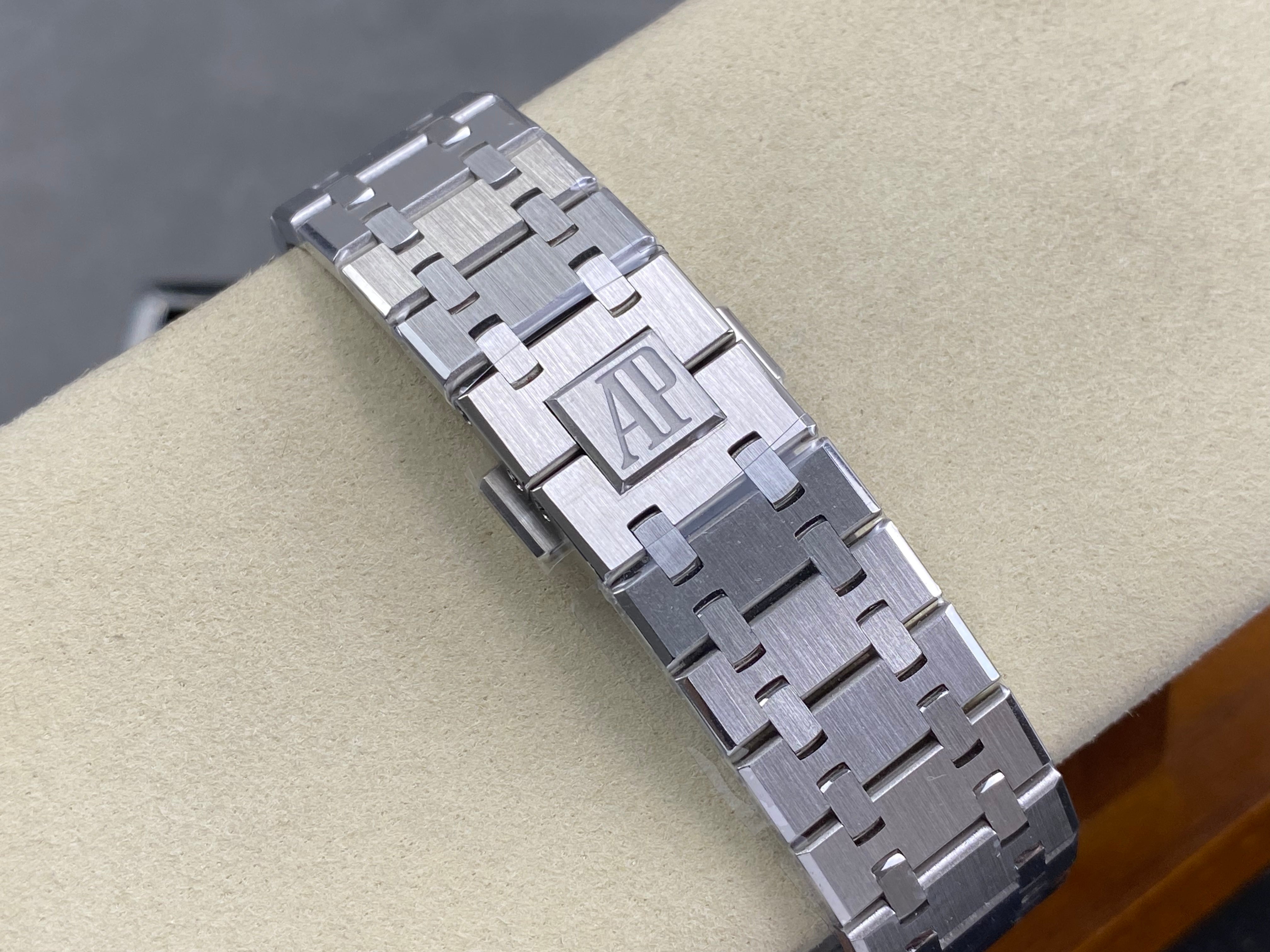 Audemars Piguet Royal Oak Selfwinding 41mm 15510 Green Dial