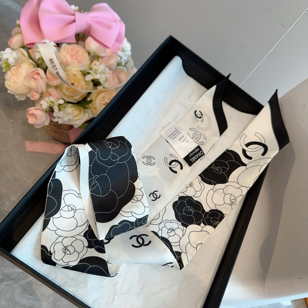CC  Twilly Mini Scarf 120cm White  Black Mulberry Silk 953291