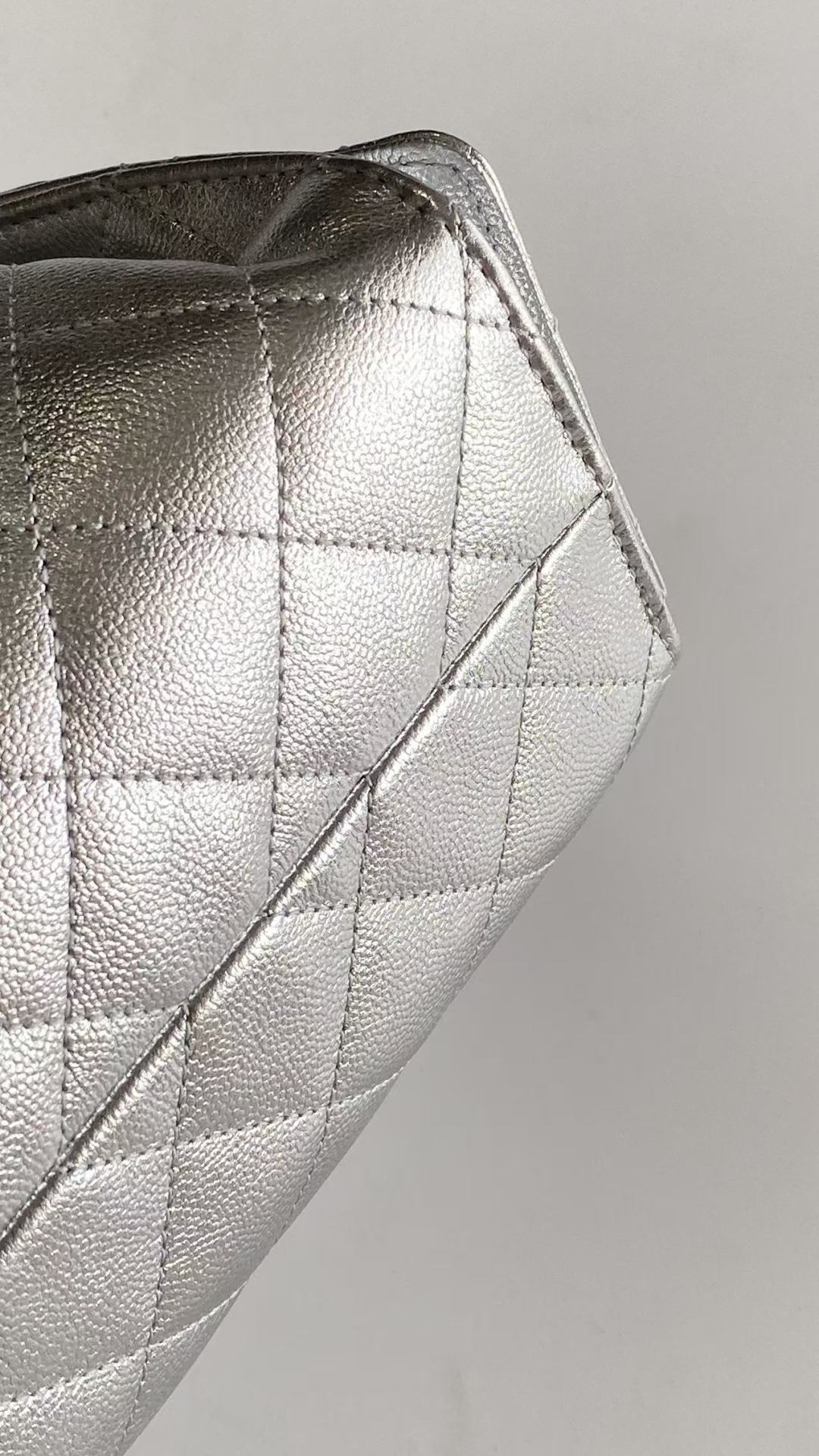 CC 2025 Hobo Bag Silver 22cm Metallic Grained Calfskin