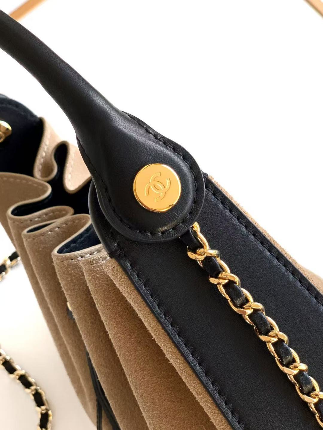 Chanel 2026 Drawstring Cloud Bucket Bag 32cm Suede Calfskin
