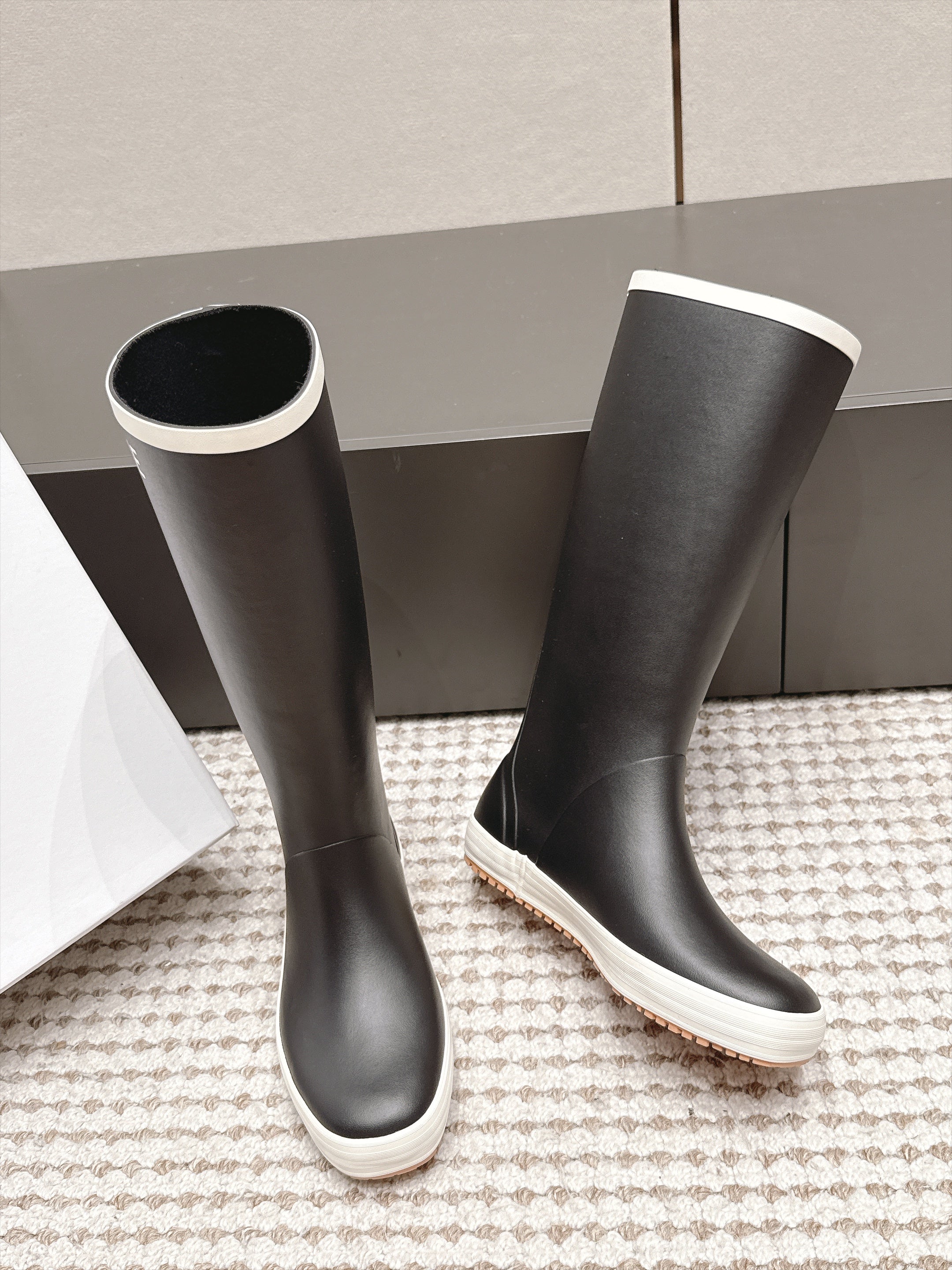 Celine 2026 Flat Rain Boots Rubber 990650
