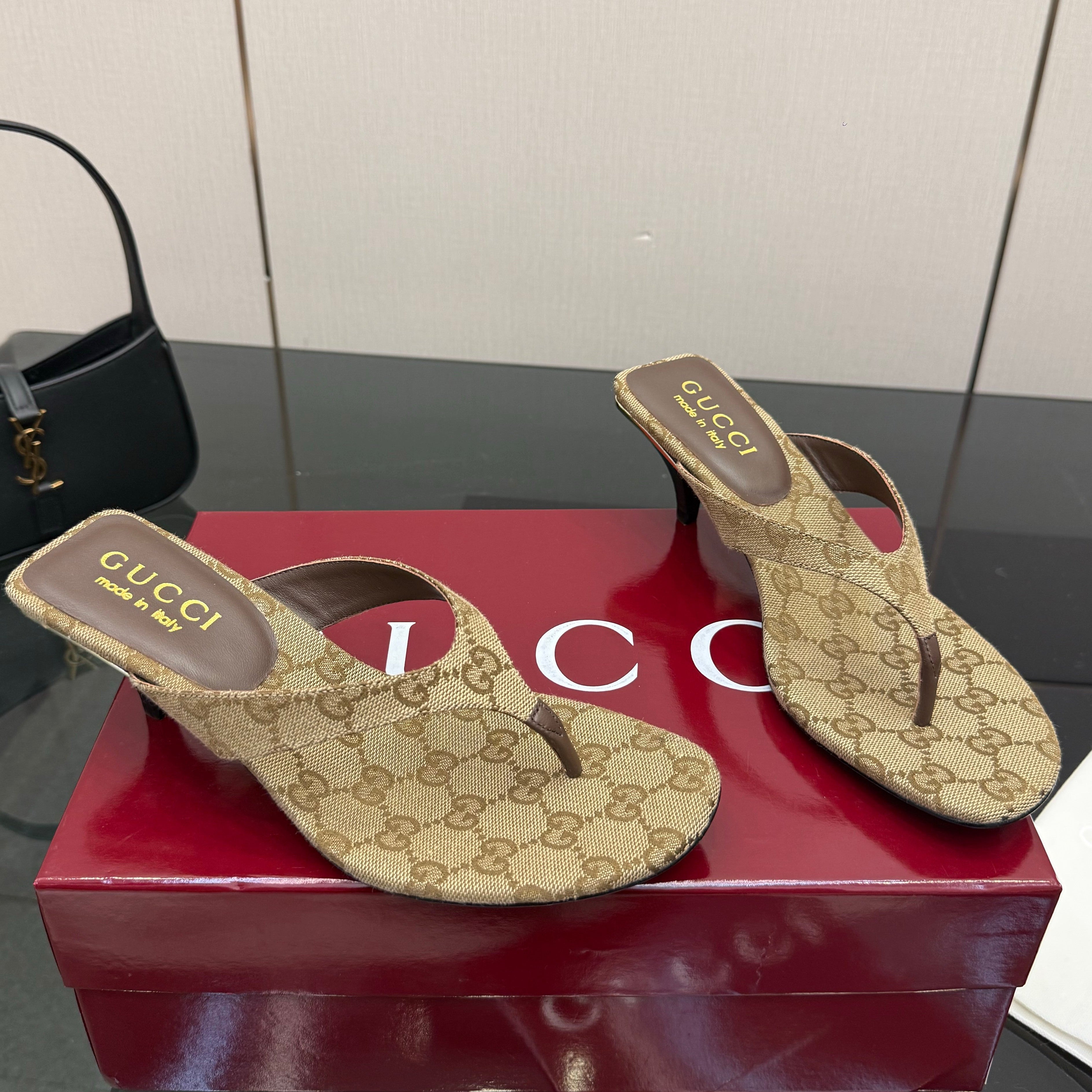 Gucci 2026 Vittoria Thong Sandals 55mm Sand Brown Canvas Leather 726151