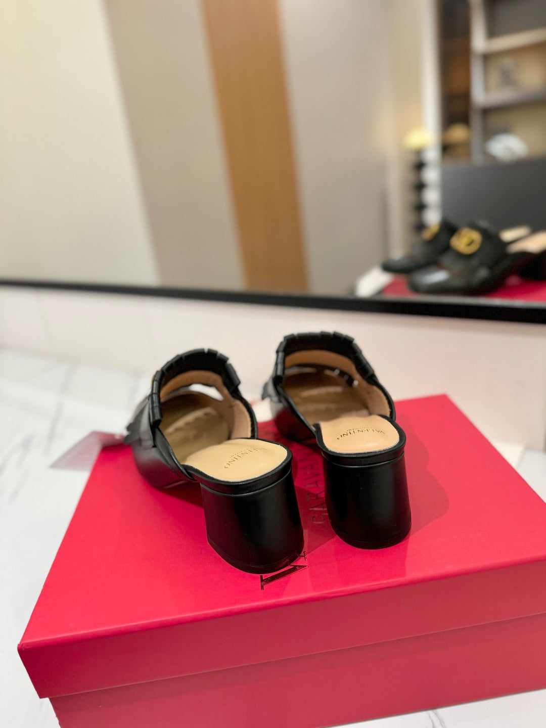 VT 2025 Signature Heeled Mule Black Calf Leather 295079