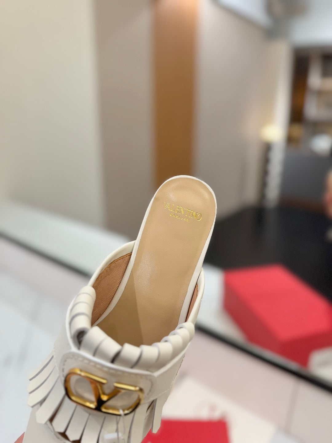 VT 2025 Signature Mule Ivory Calf Leather 295084