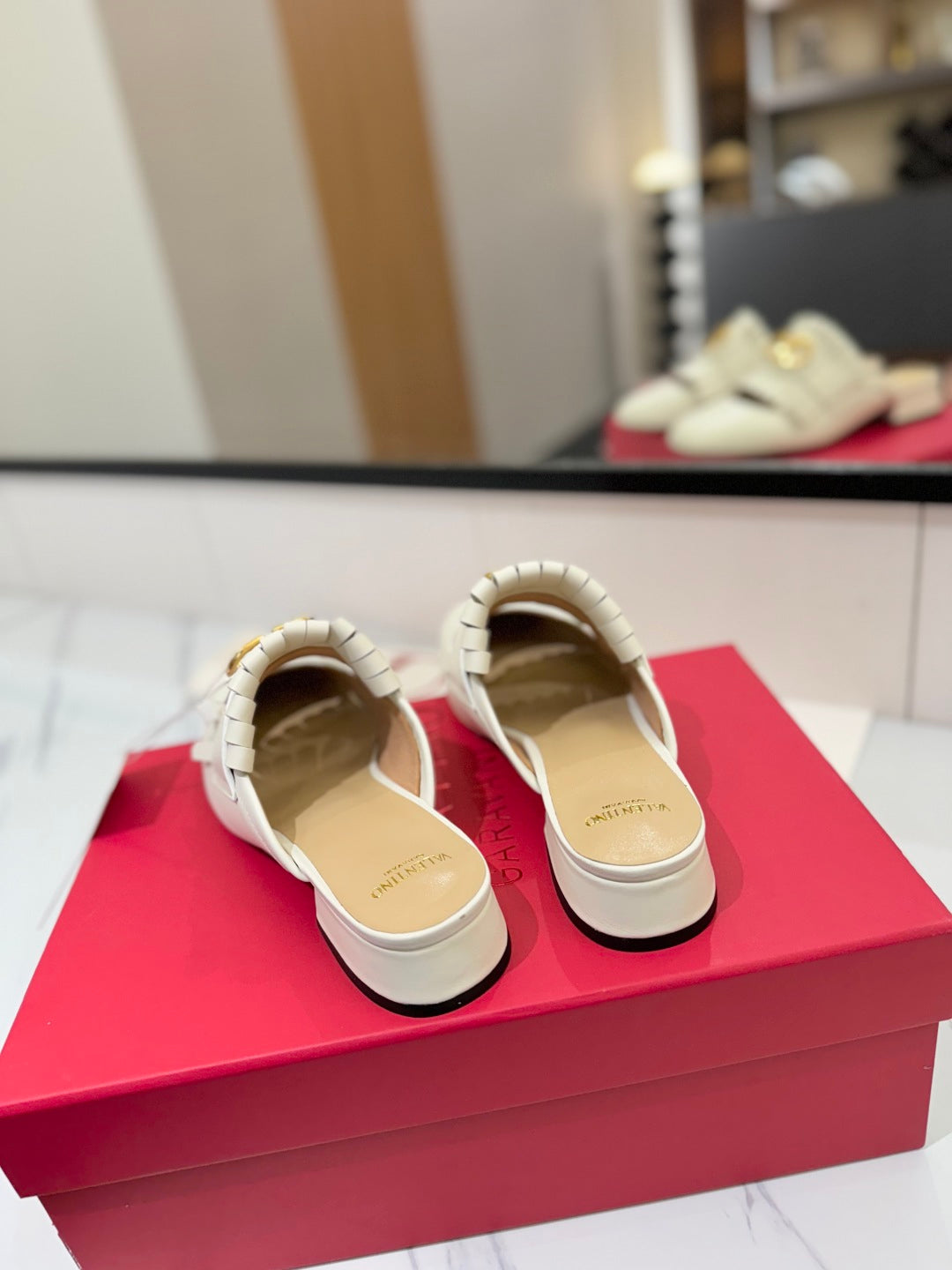 VT 2025 Signature Mule Ivory Calf Leather 295084