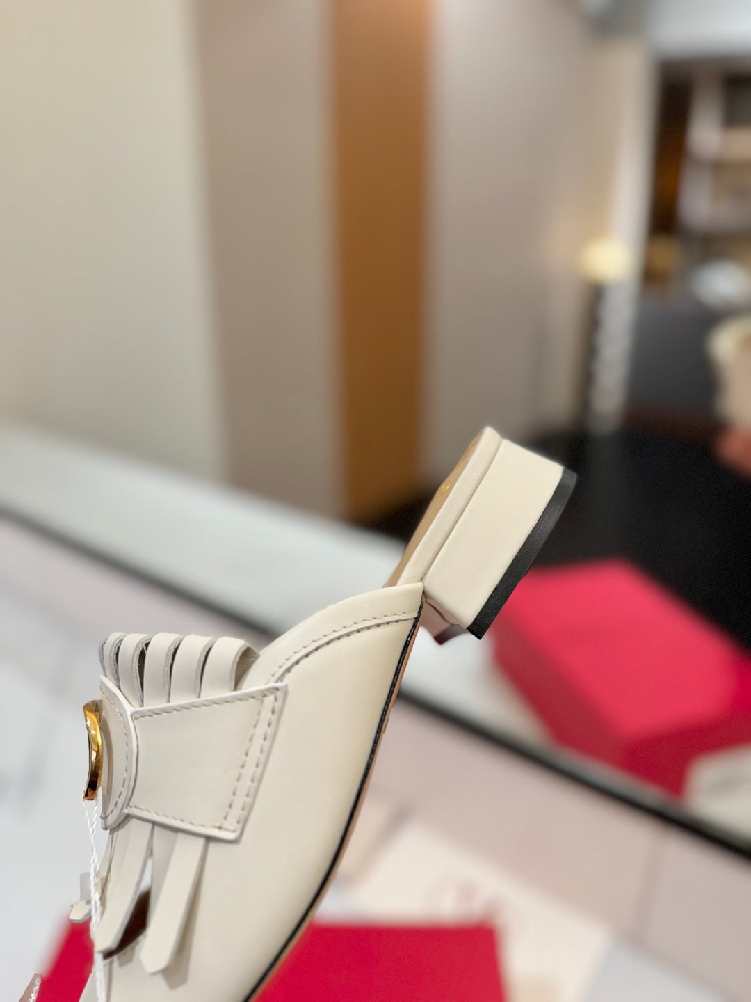 VT 2025 Signature Mule Ivory Calf Leather 295084