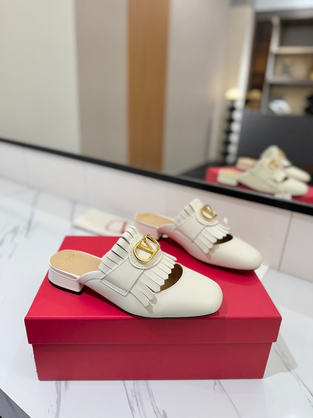 VT 2025 Signature Mule Ivory Calf Leather 295084