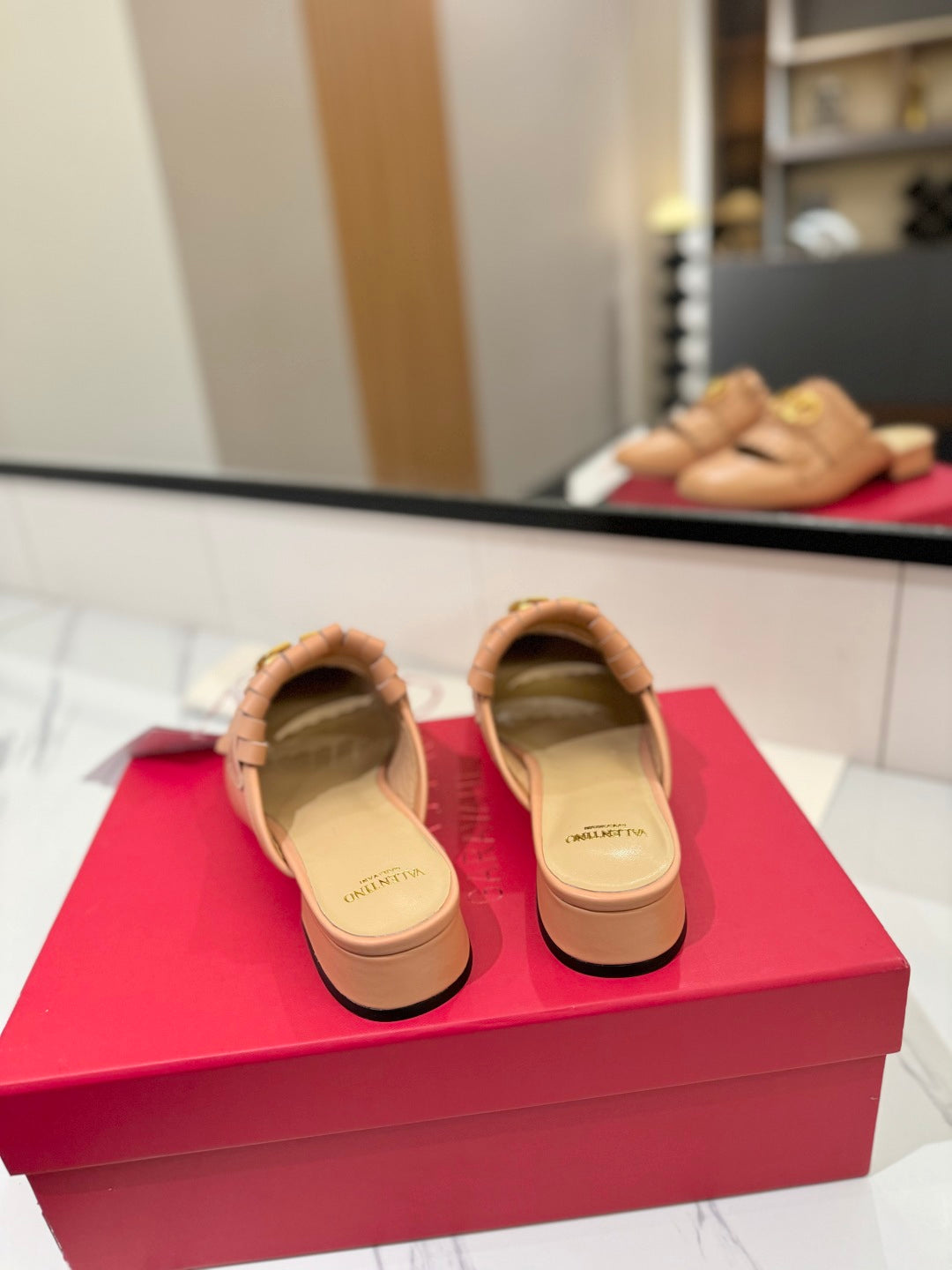 VT 2025 Signature Mule Cantaloupe Calf Leather 295085