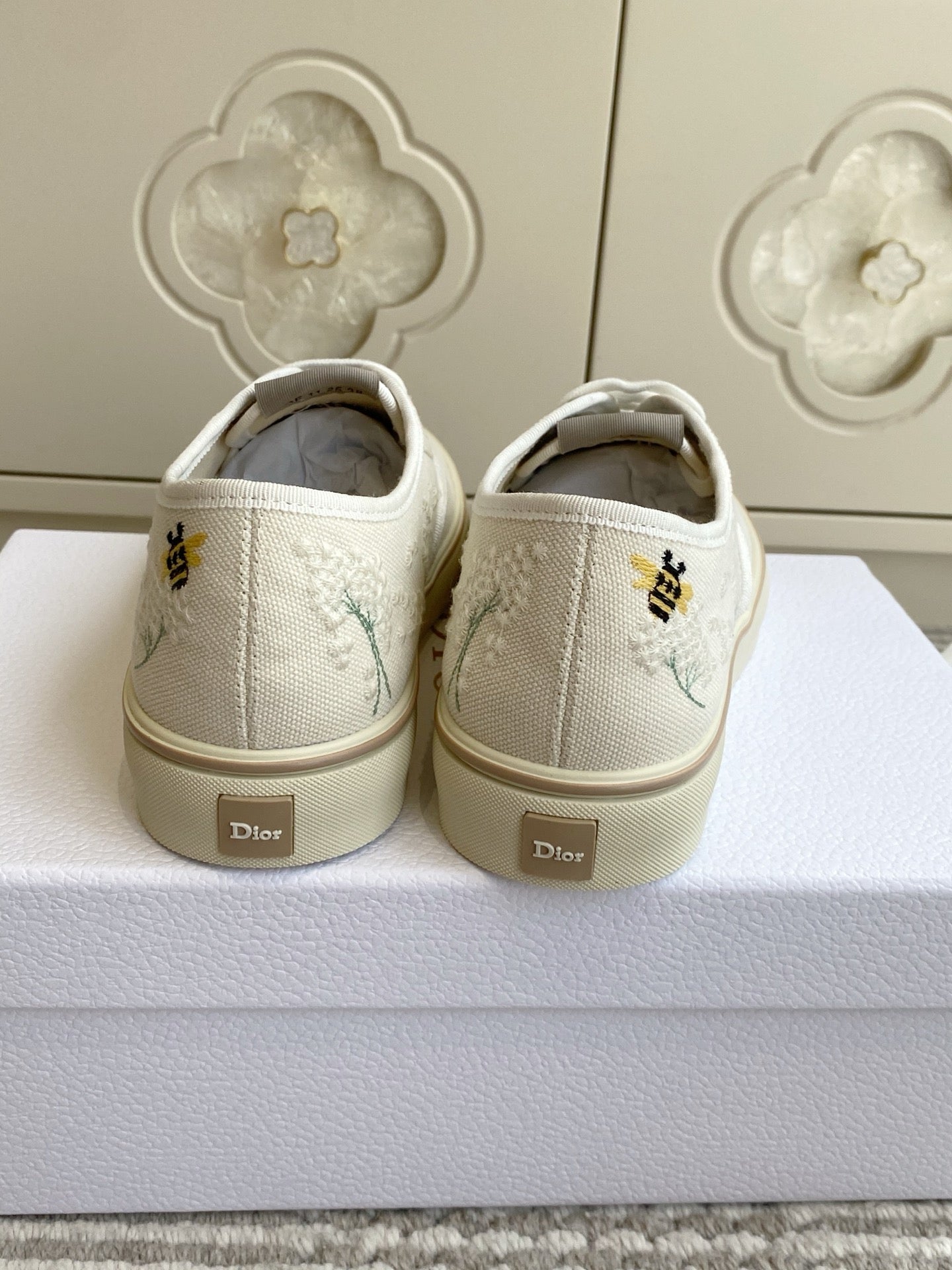Dior 2026 Embroidered Sneakers Canvas 933295