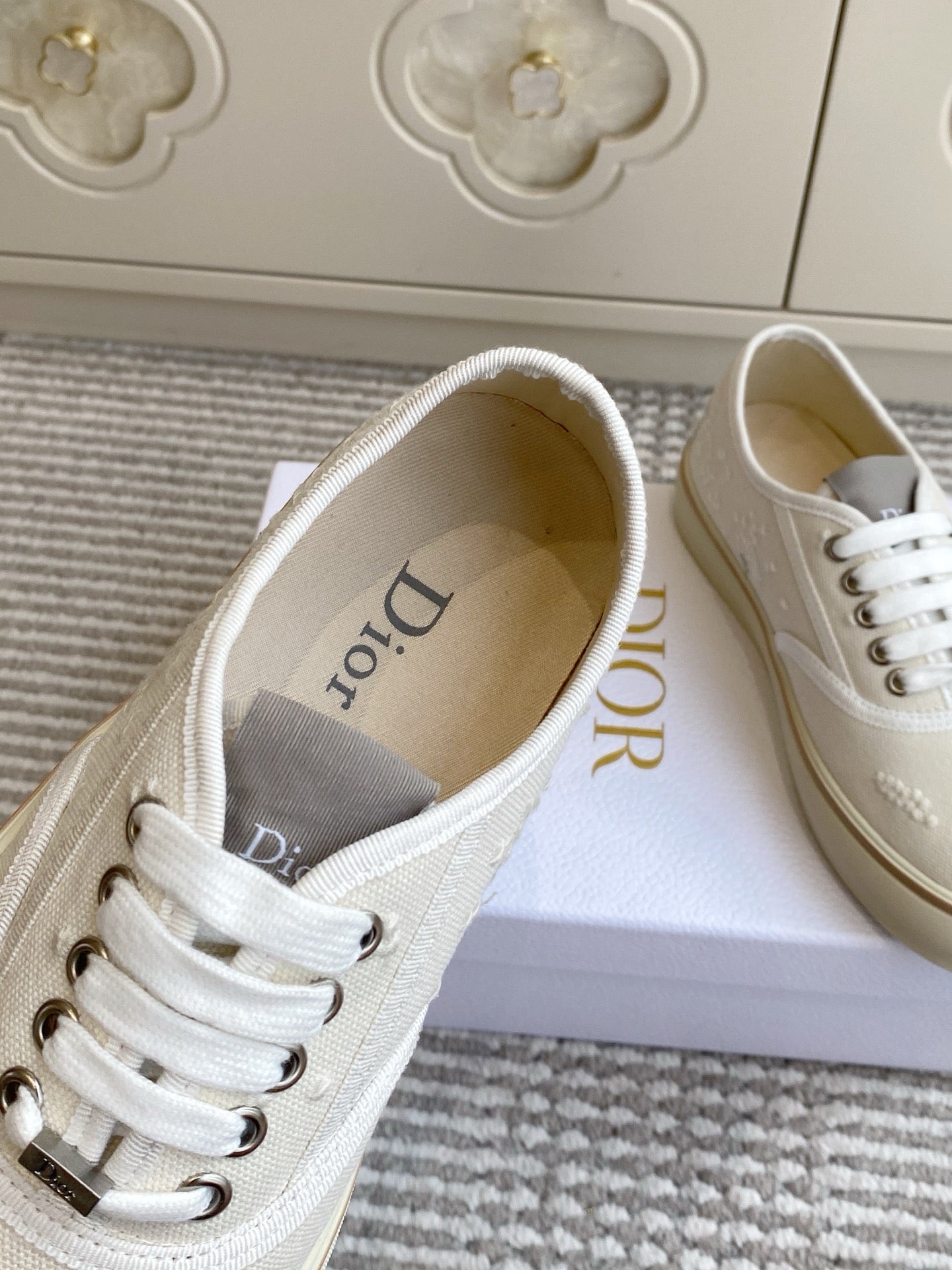 Dior 2026 Embroidered Sneakers Canvas 933295