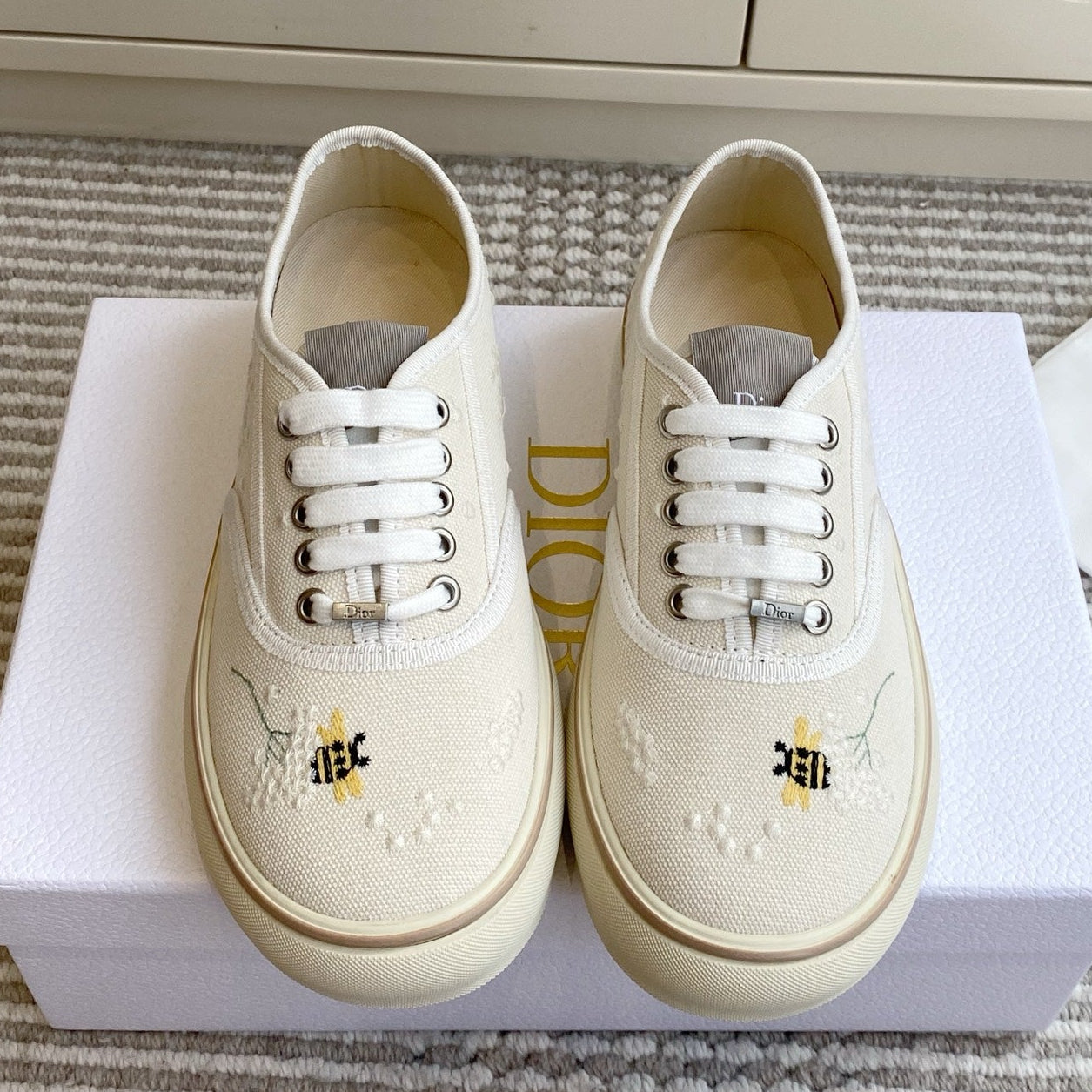 Dior 2026 Embroidered Sneakers Canvas 933295