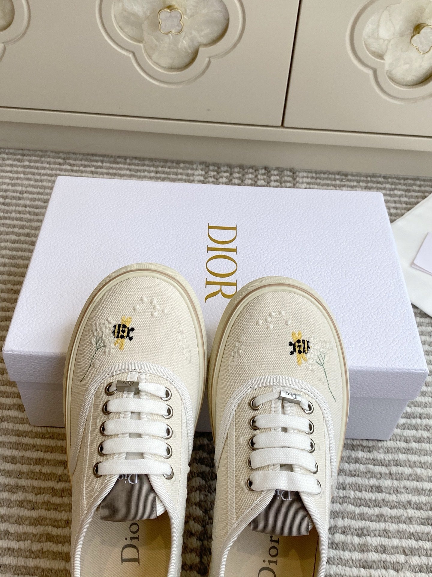Dior 2026 Embroidered Sneakers Canvas 933295