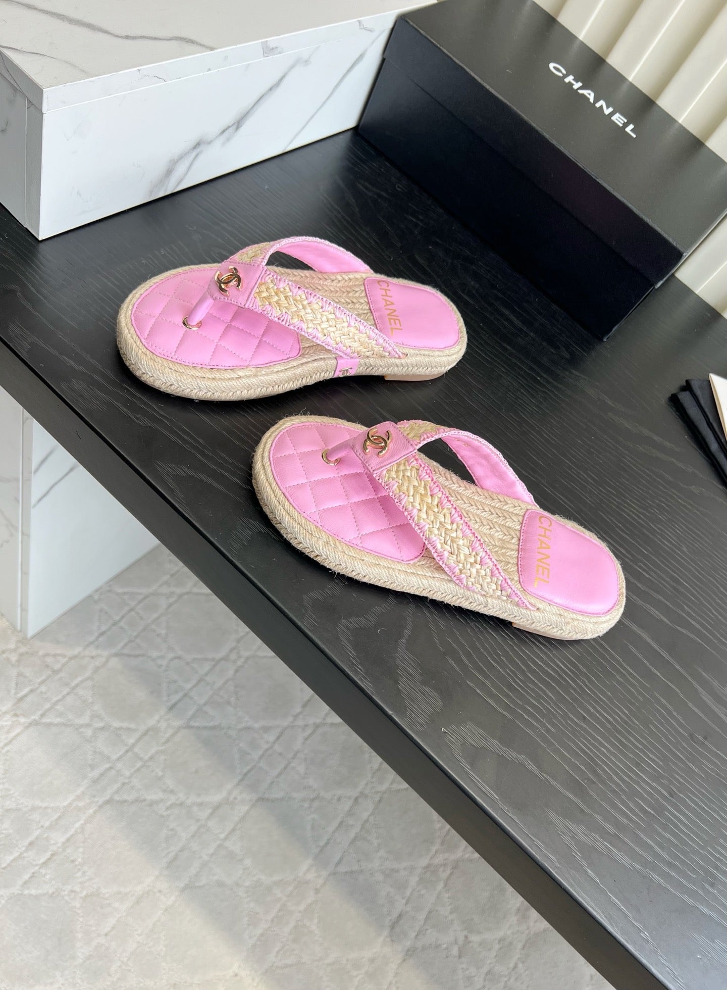 Chanel 2026 Flip-Flops Sandals Straw Leather 977297