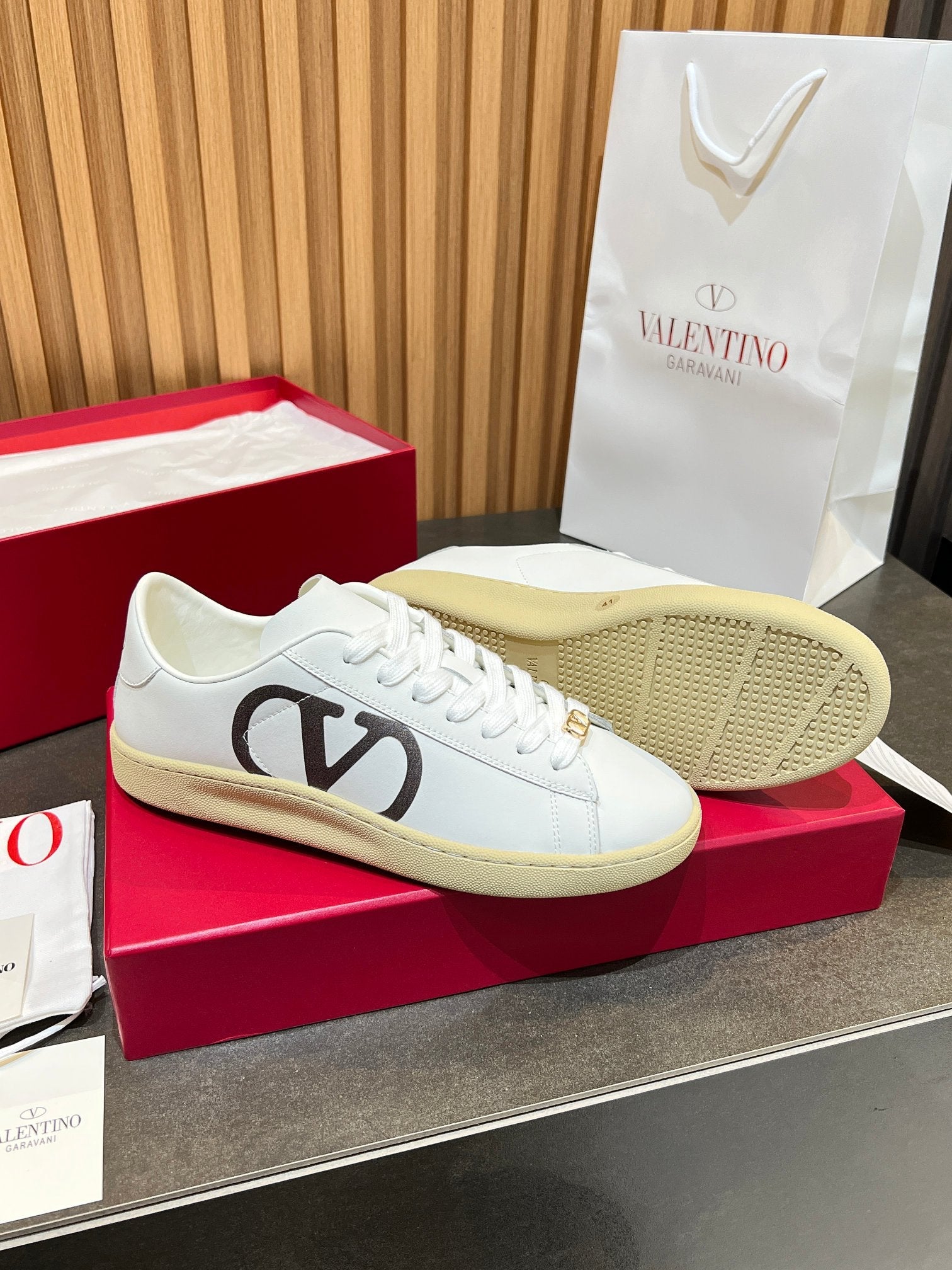 VT 25S  Casual Sneakers White Black Cowhide 563094