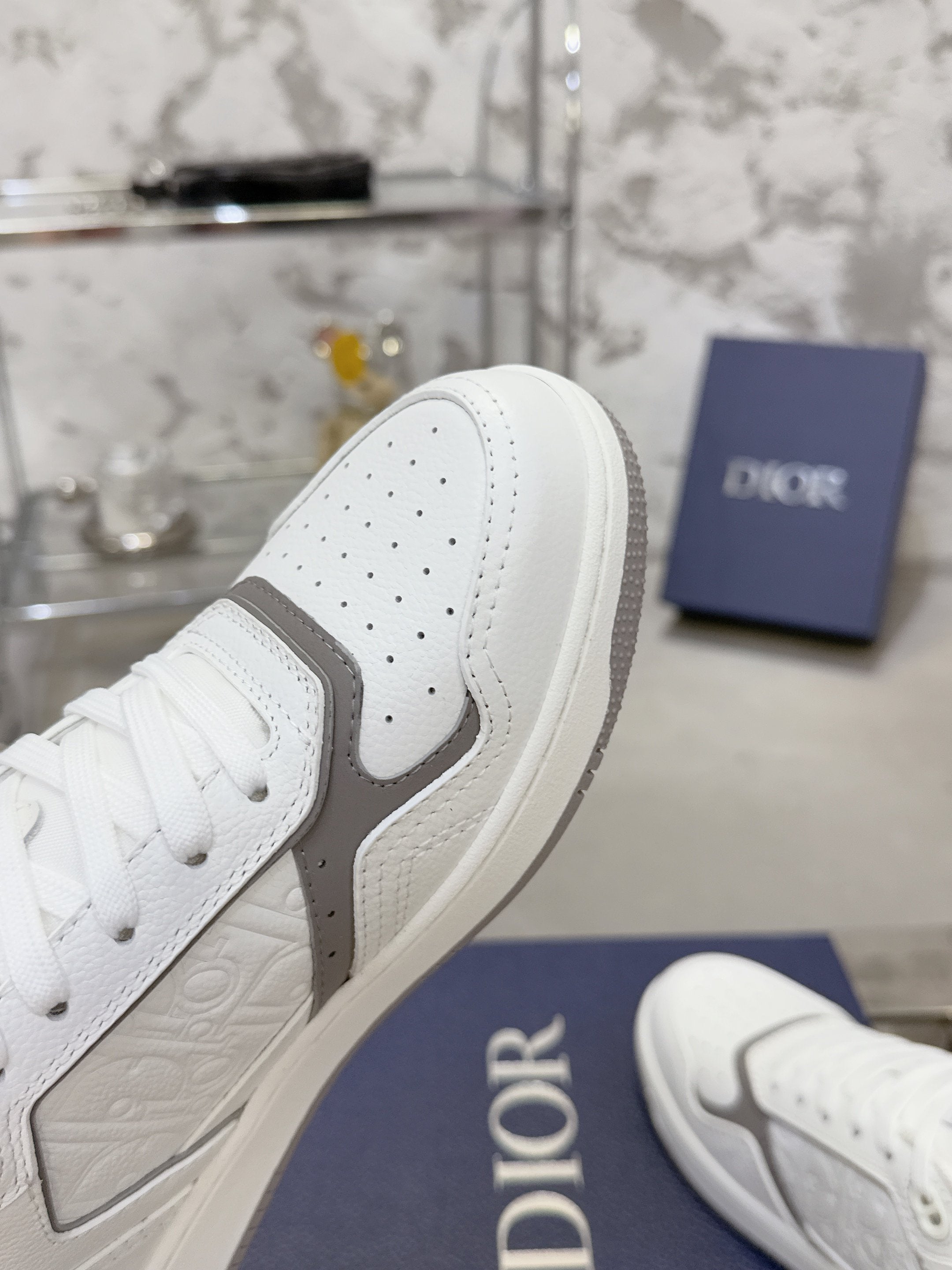Dior 2026 B27 Low-Top Sneaker Calfskin 940963