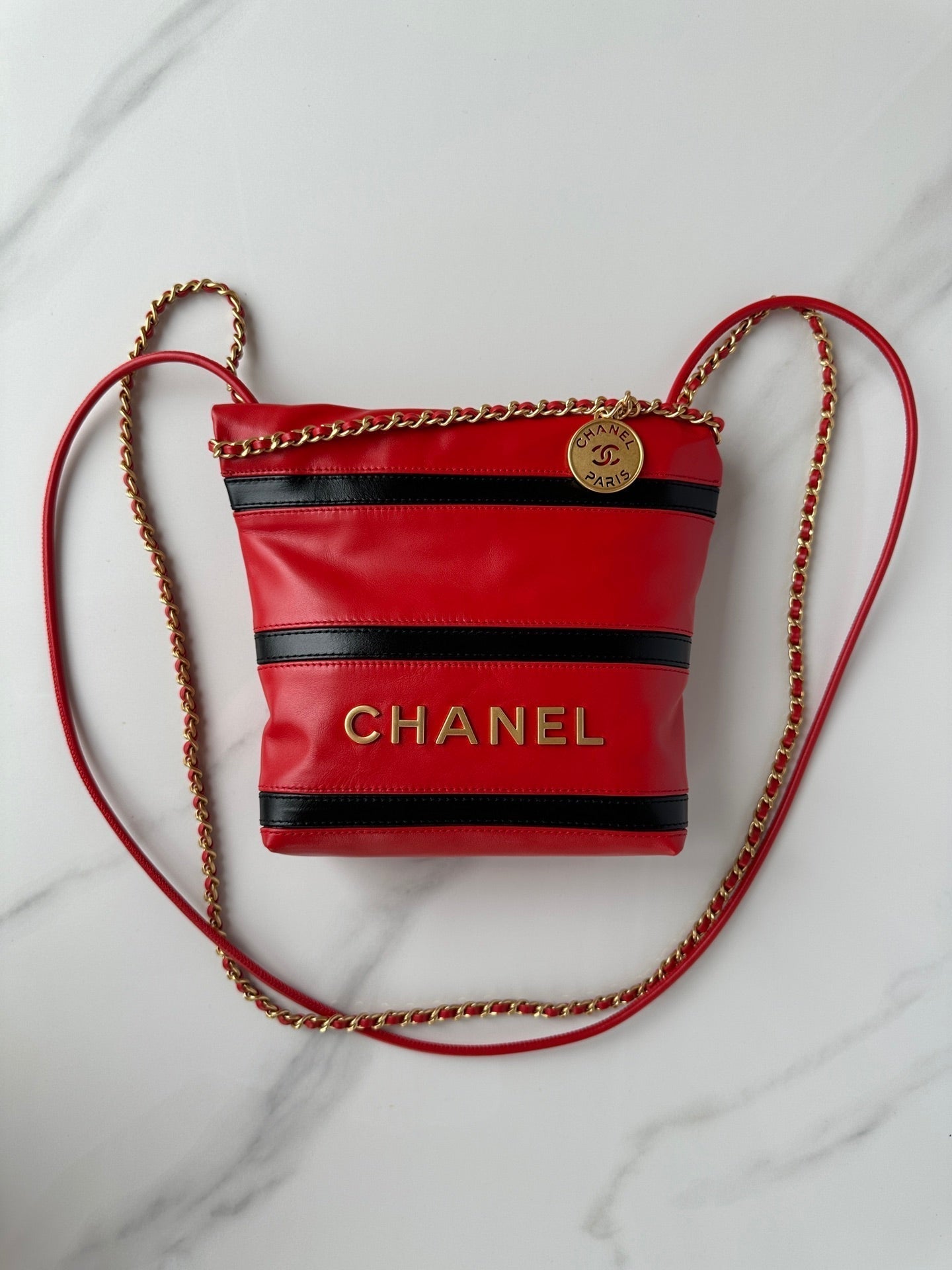 cc 22 hobo red black calfskin gold hardware