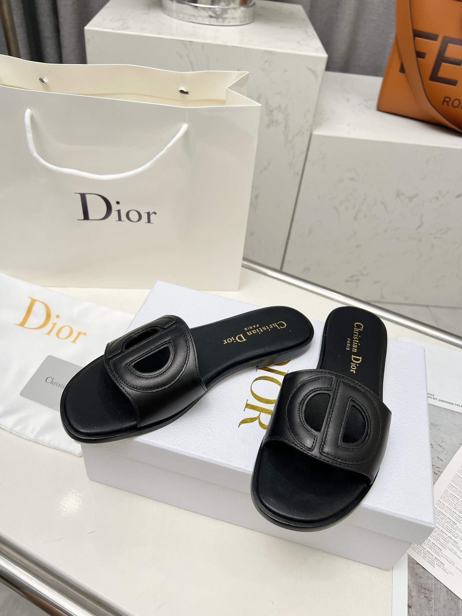 CD 25 D-Club Slide Calfskin