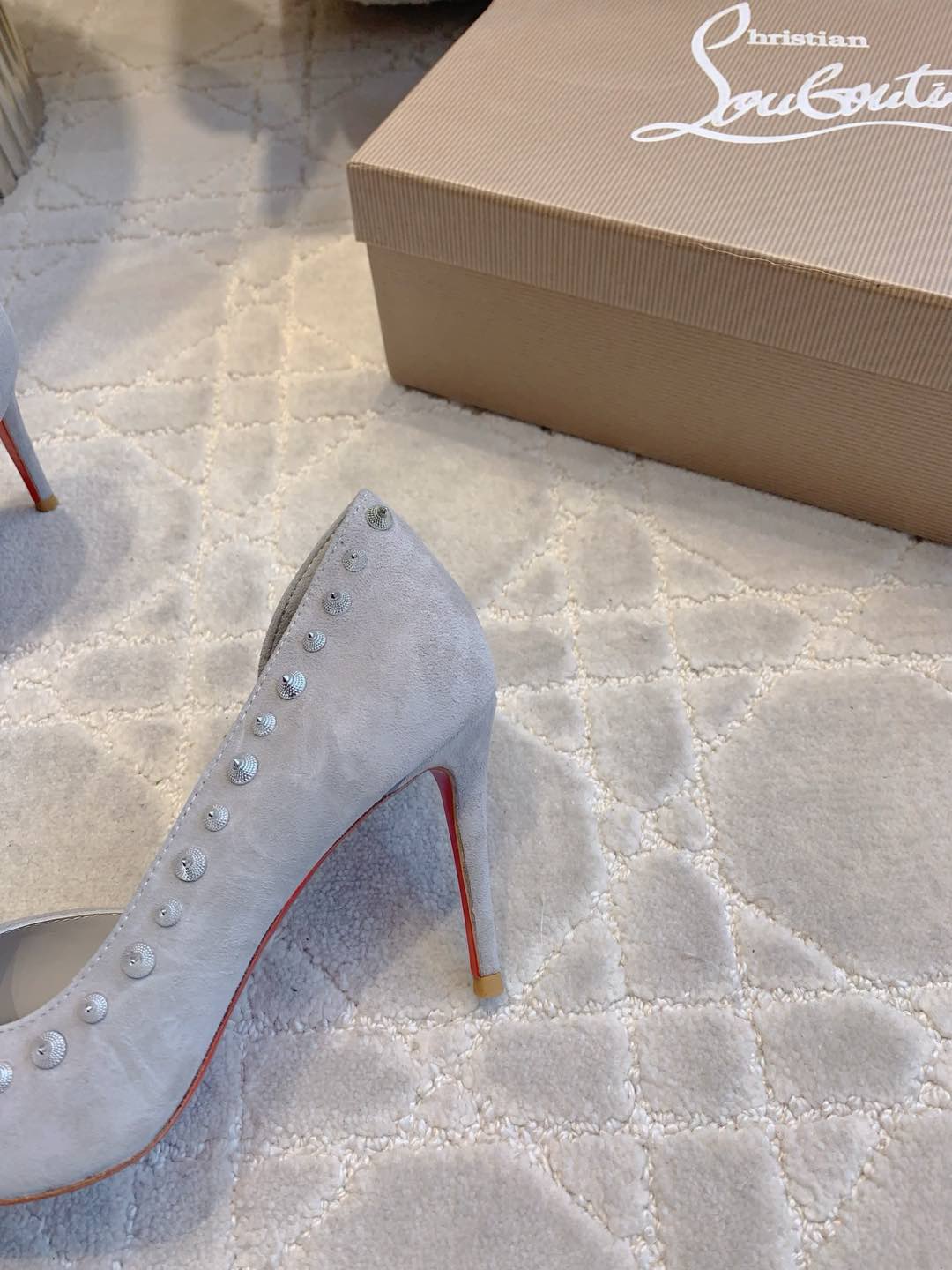 CL  Irishell 85 Studded d'Orsay Pumps Light Pewter Suede 177129