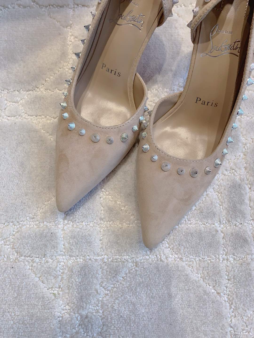 CL  Irishell 85 Studded d'Orsay Pumps Cream Suede 177131