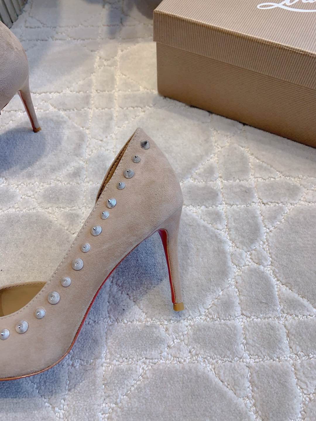 CL  Irishell 85 Studded d'Orsay Pumps Cream Suede 177131