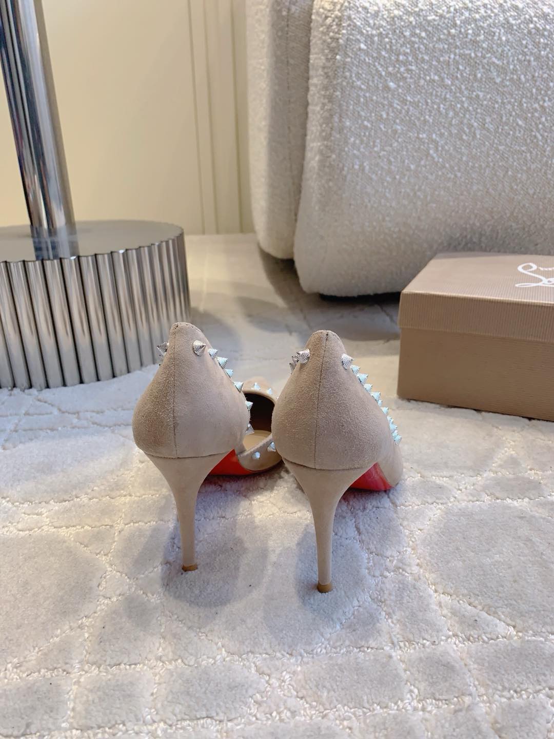 CL  Irishell 85 Studded d'Orsay Pumps Cream Suede 177131