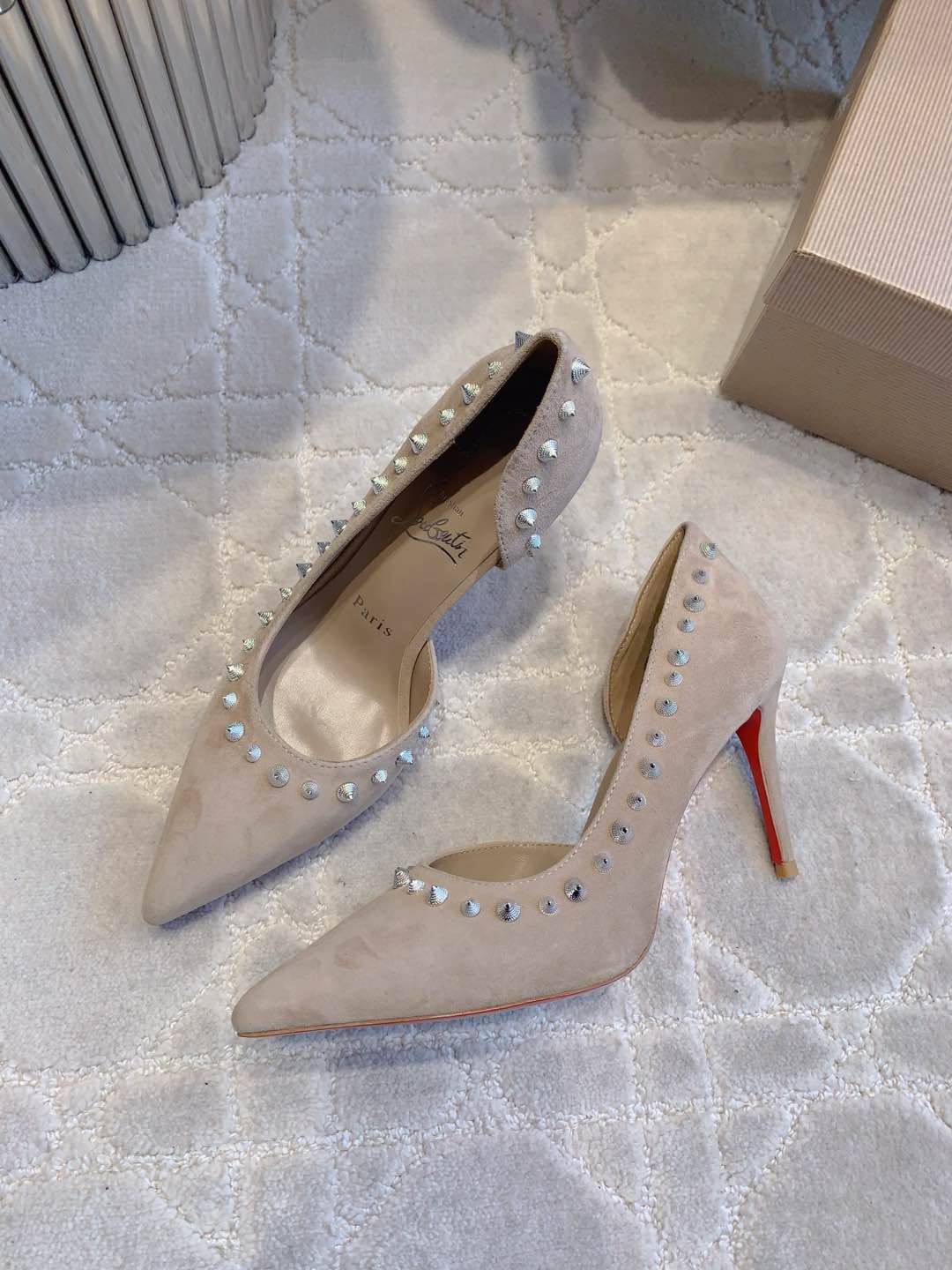 CL  Irishell 85 Studded d'Orsay Pumps Cream Suede 177131