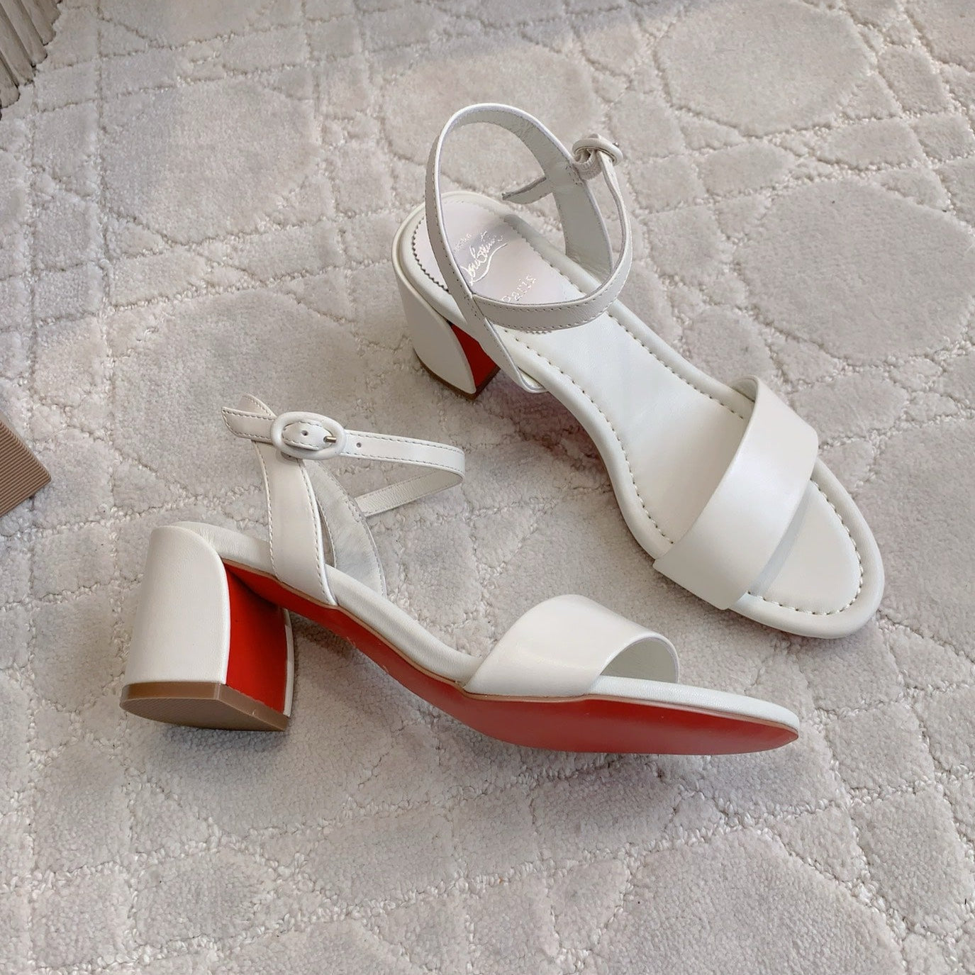 CL Simple Sandals White Sheepskin 328457