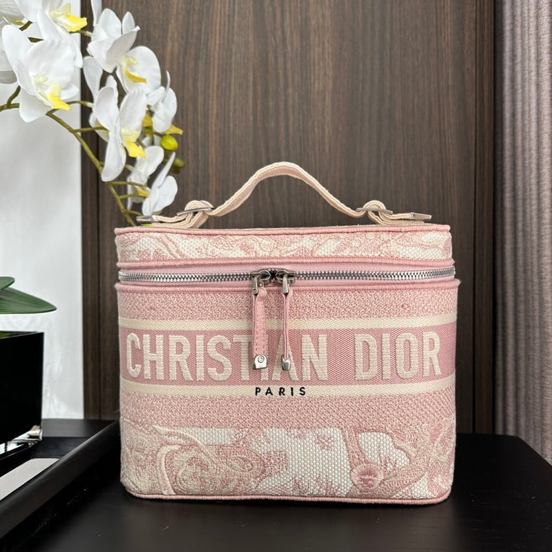 diortravel vanity 25 pink embroidery