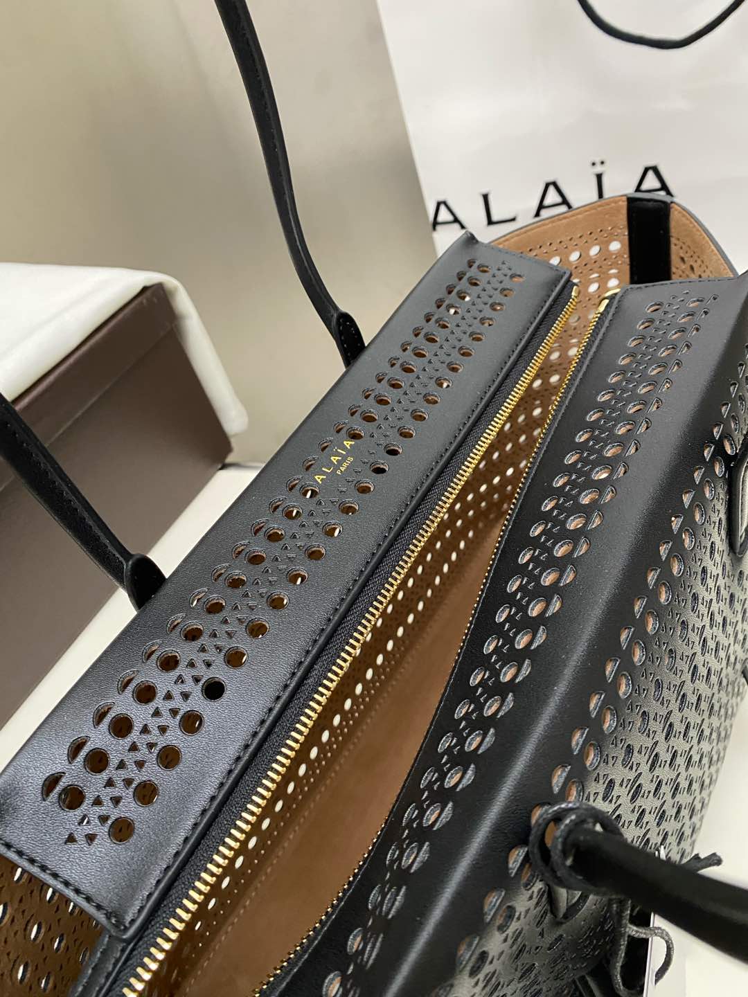 Alaia NEO MINA 32 BAG BLACK CALFSKIN 243010