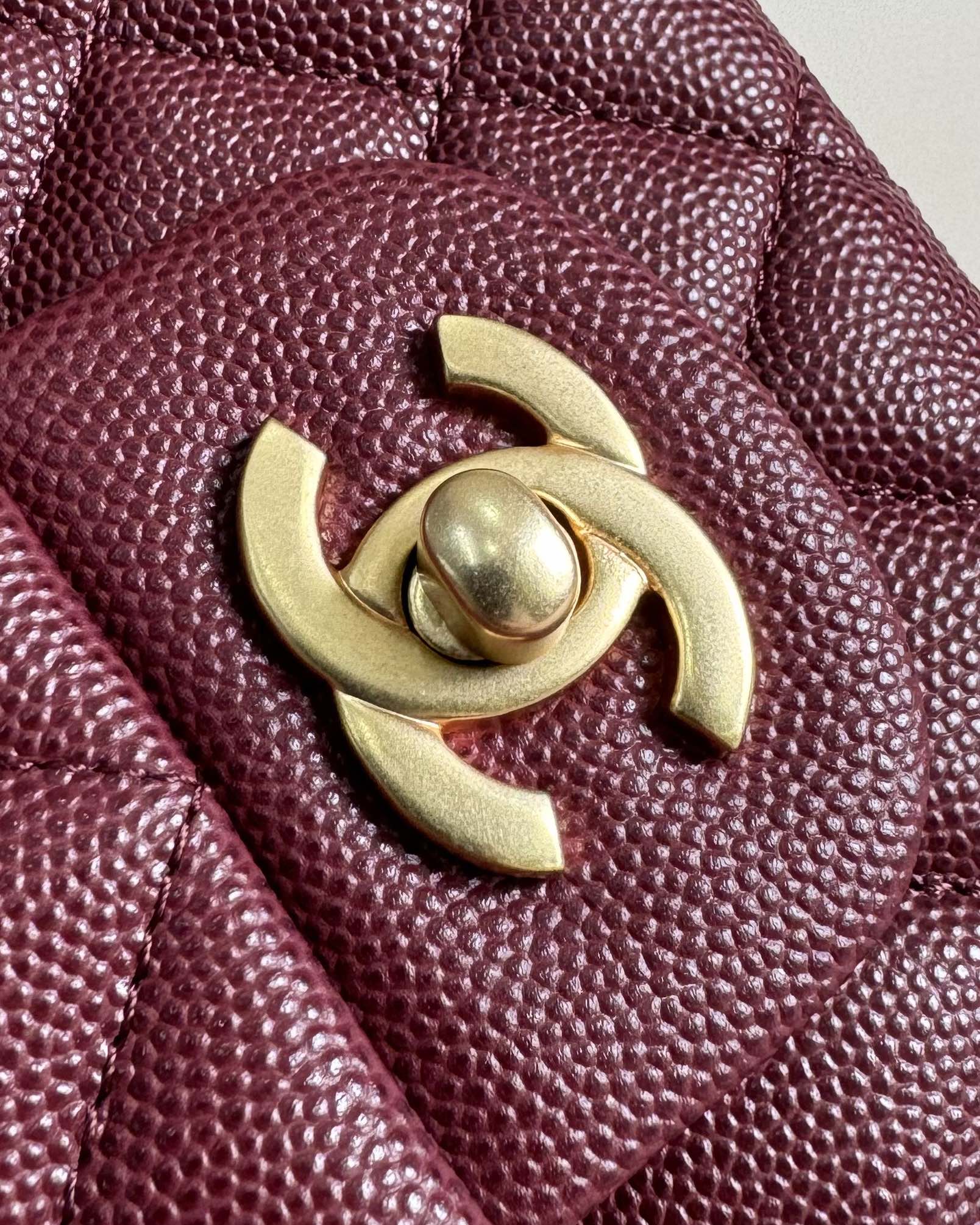 flap bag medium 25 burgundy caviar gold hardware