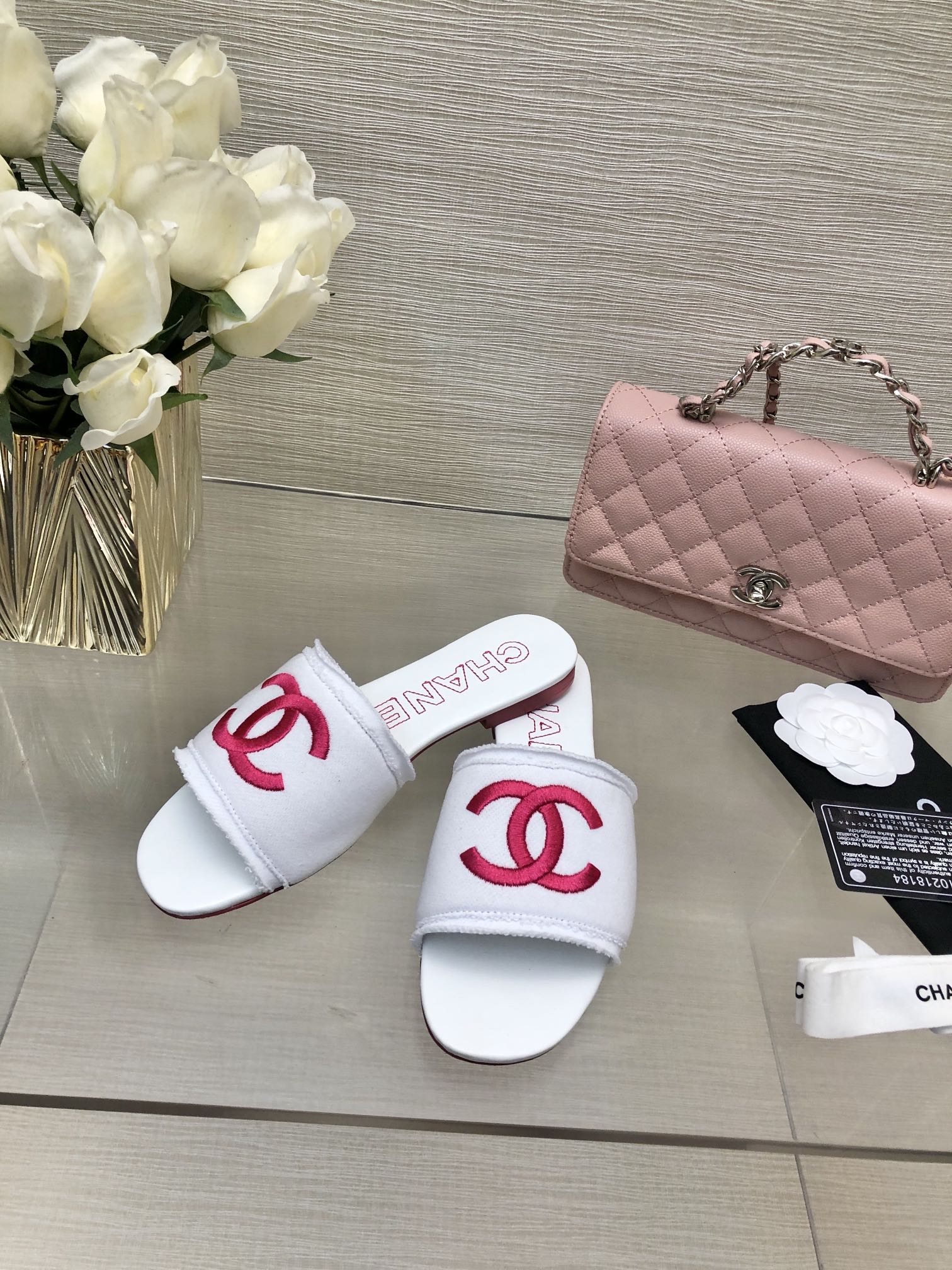 CC 25C Slippers White Fabric Material 212968